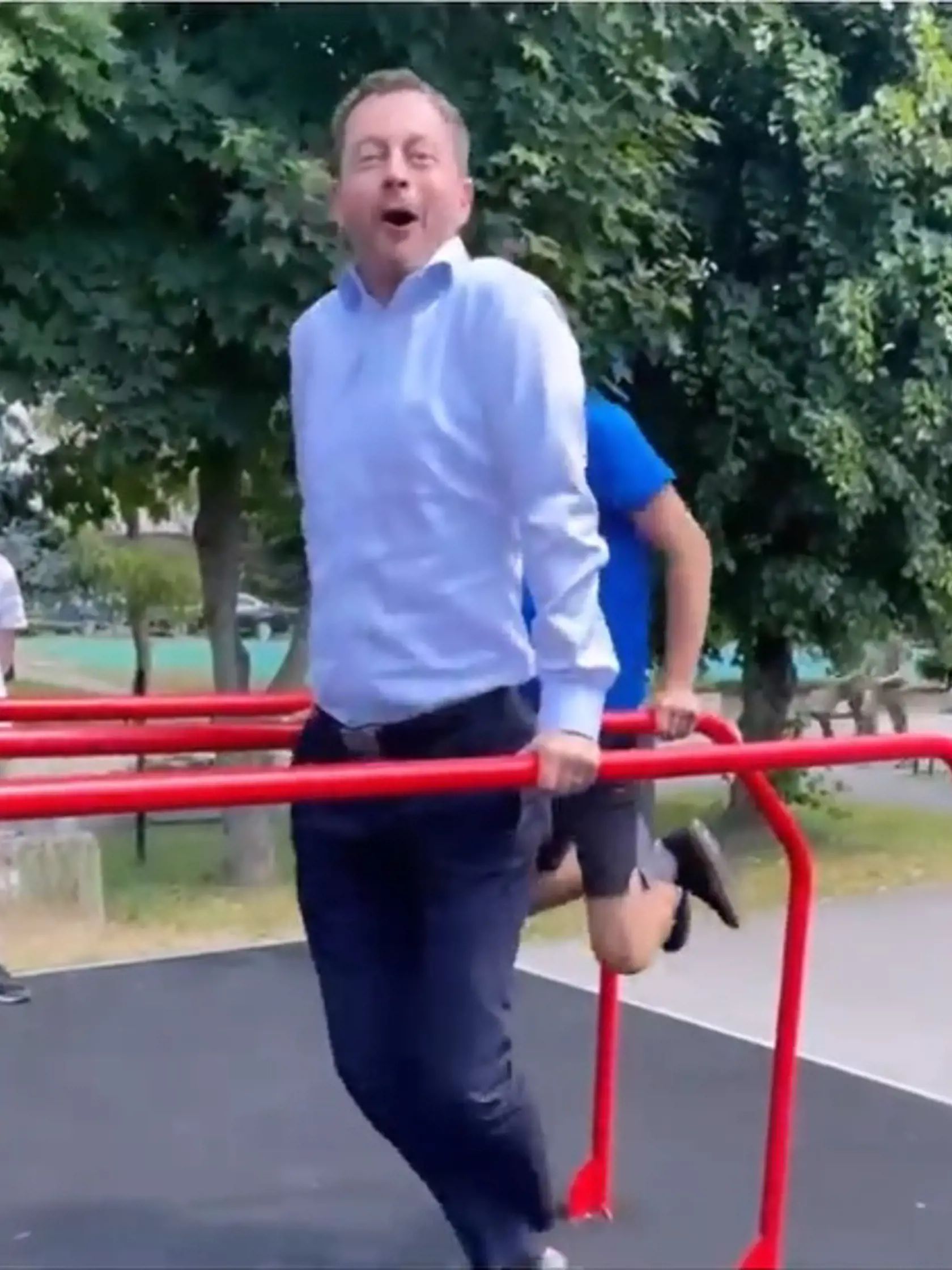 Predseda vlády Eduard Heger (45) sa ukázal ako športovec