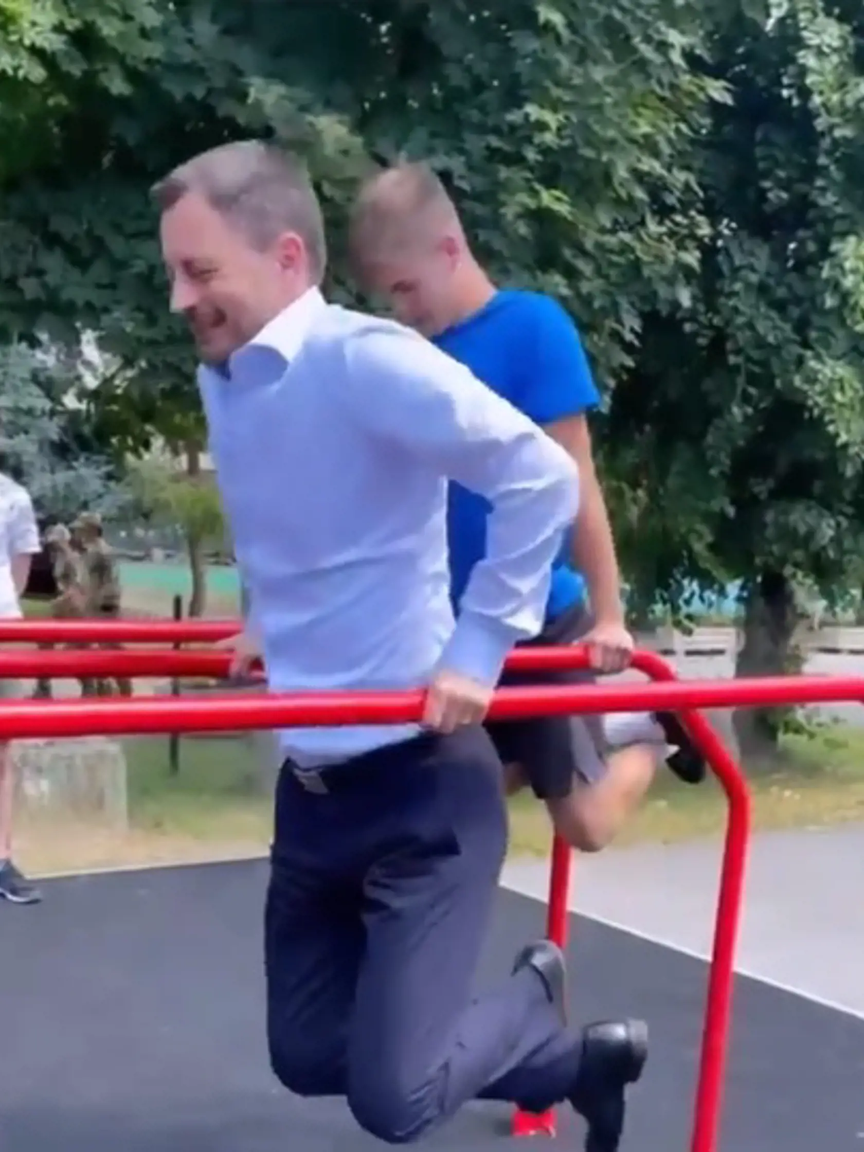 Predseda vlády Eduard Heger (45) sa ukázal ako športovec