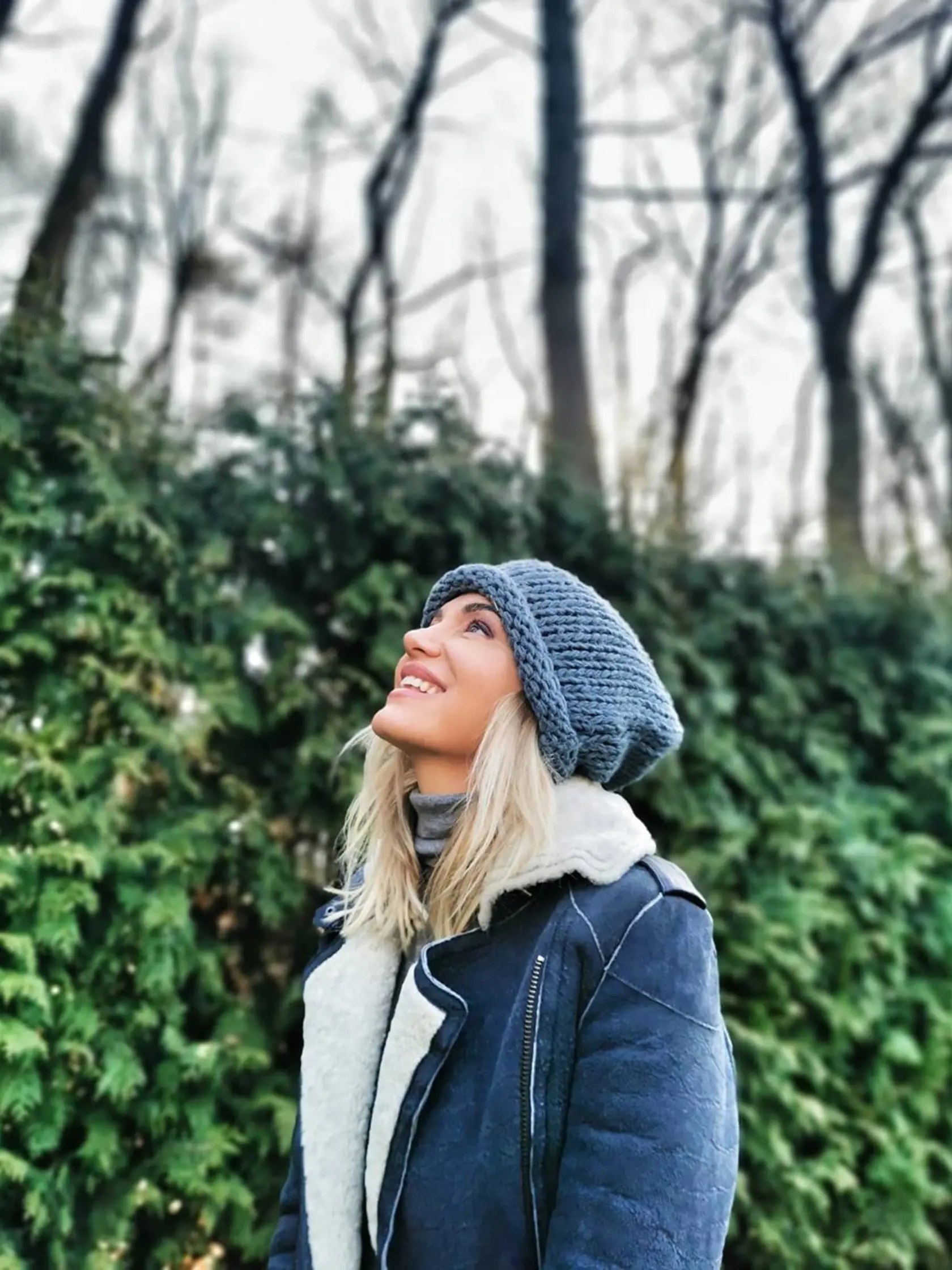 Speváčka Dara Rolins, ktorá žije roky v českej Prahe aj so svojou dcérou Laurou, si potrpí na módu a kvalitné oblečenie. Je známa svojimi perfektnými outfitmi.