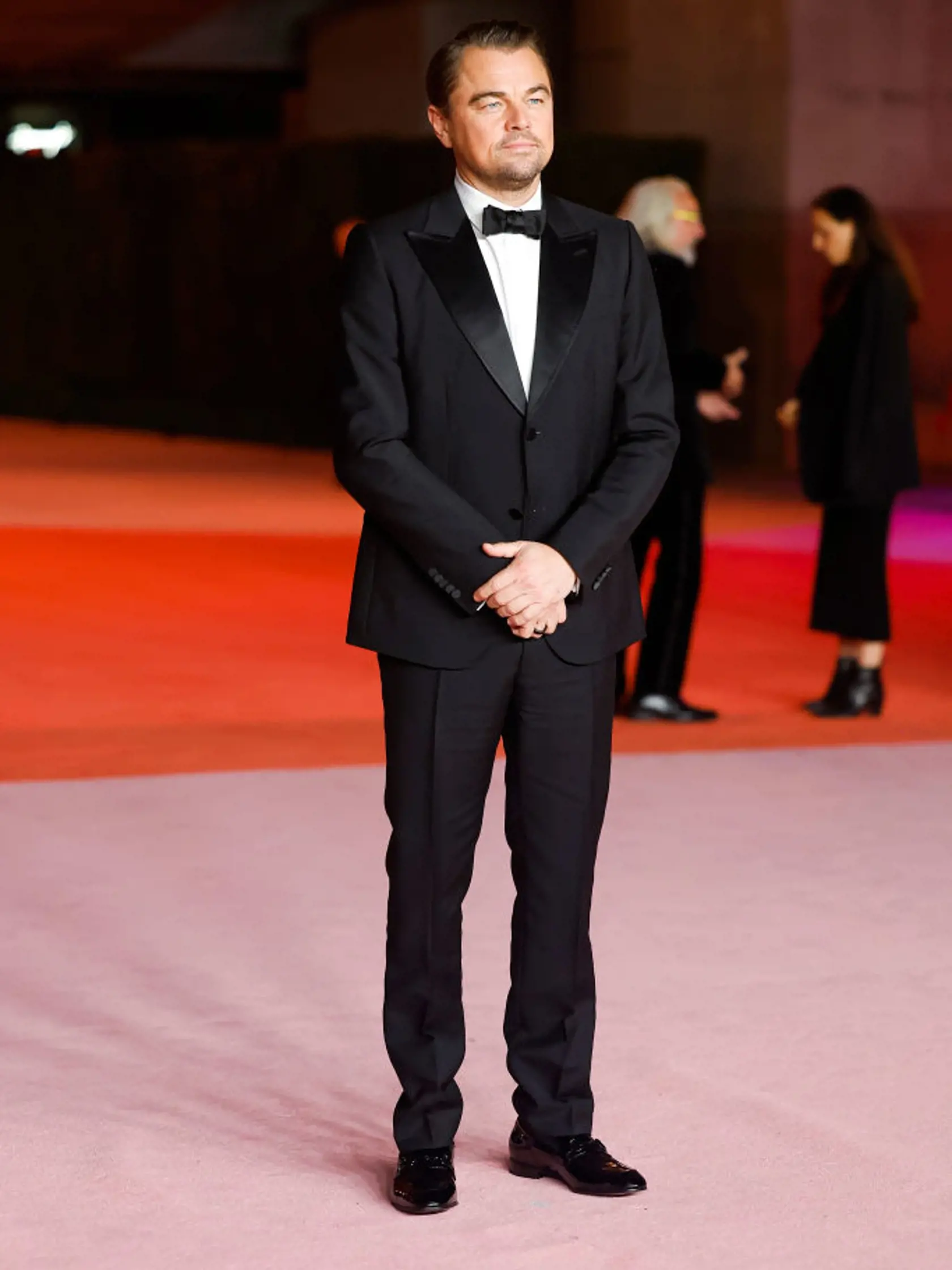 Leonardo DiCaprio ako očarujúci gentleman.
