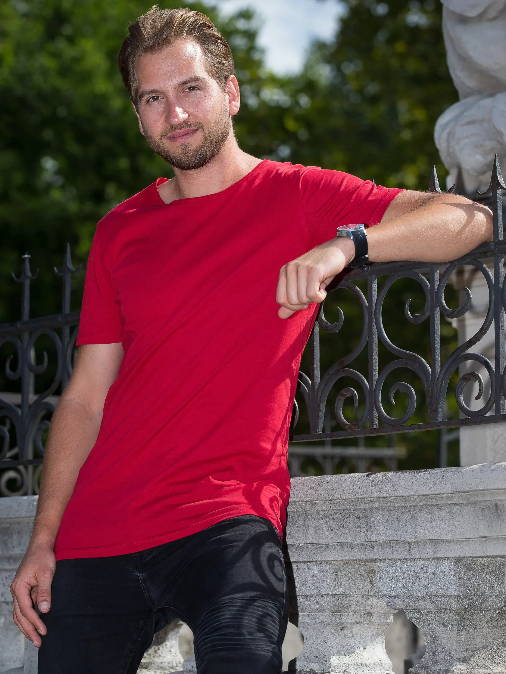 Spevák Samuel Tomeček.