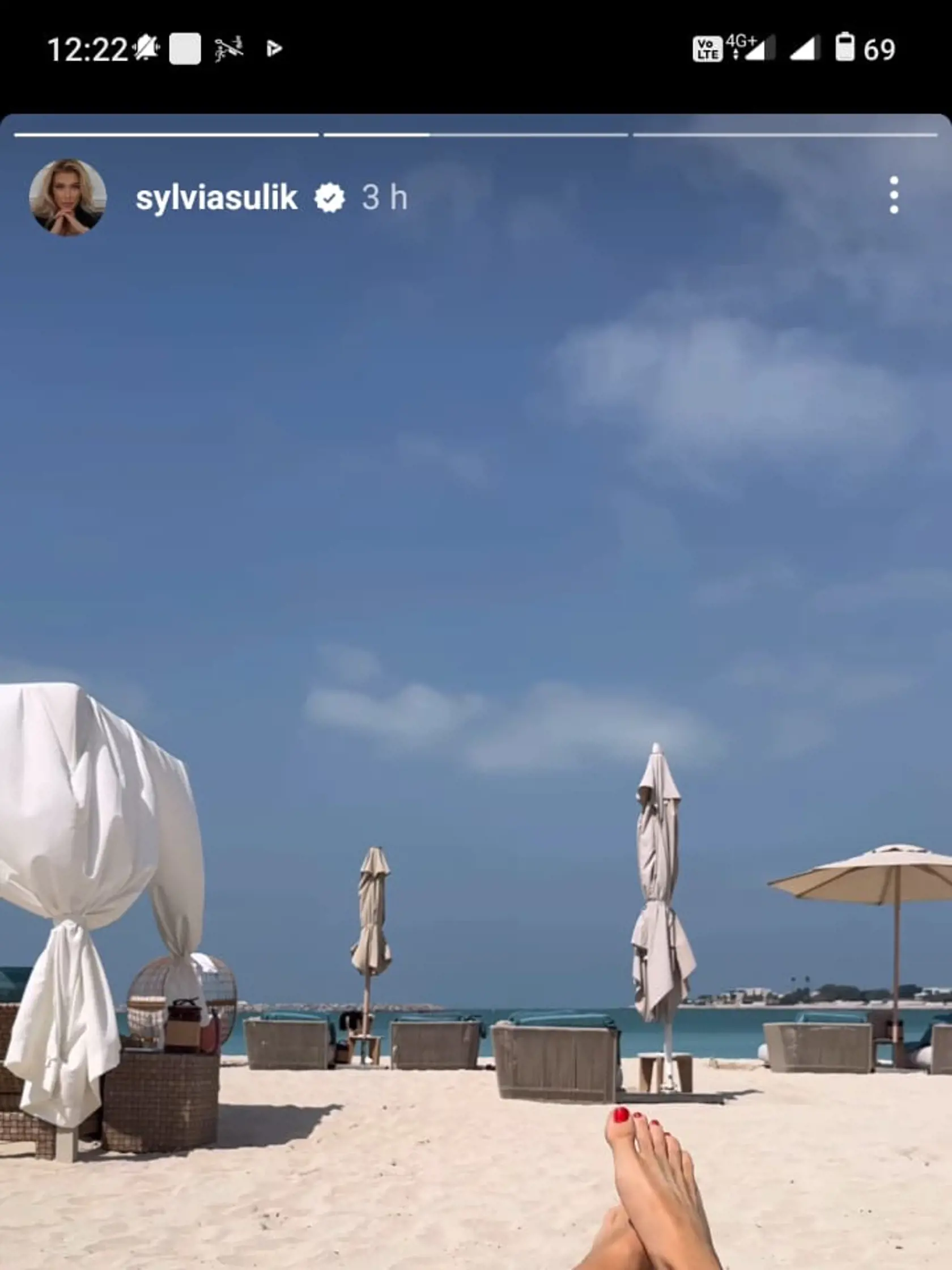 Danko si užíva so sexi Sylviou v Abú Zabí.