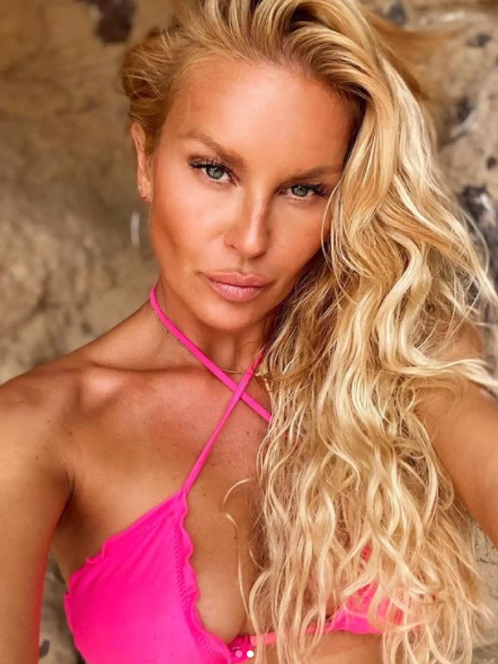 Simona Krainová pridala fotky na ktorých tvrdí, že na veku nezáleží ale veľa ľudí si myslí, že to už poriadne prehnala