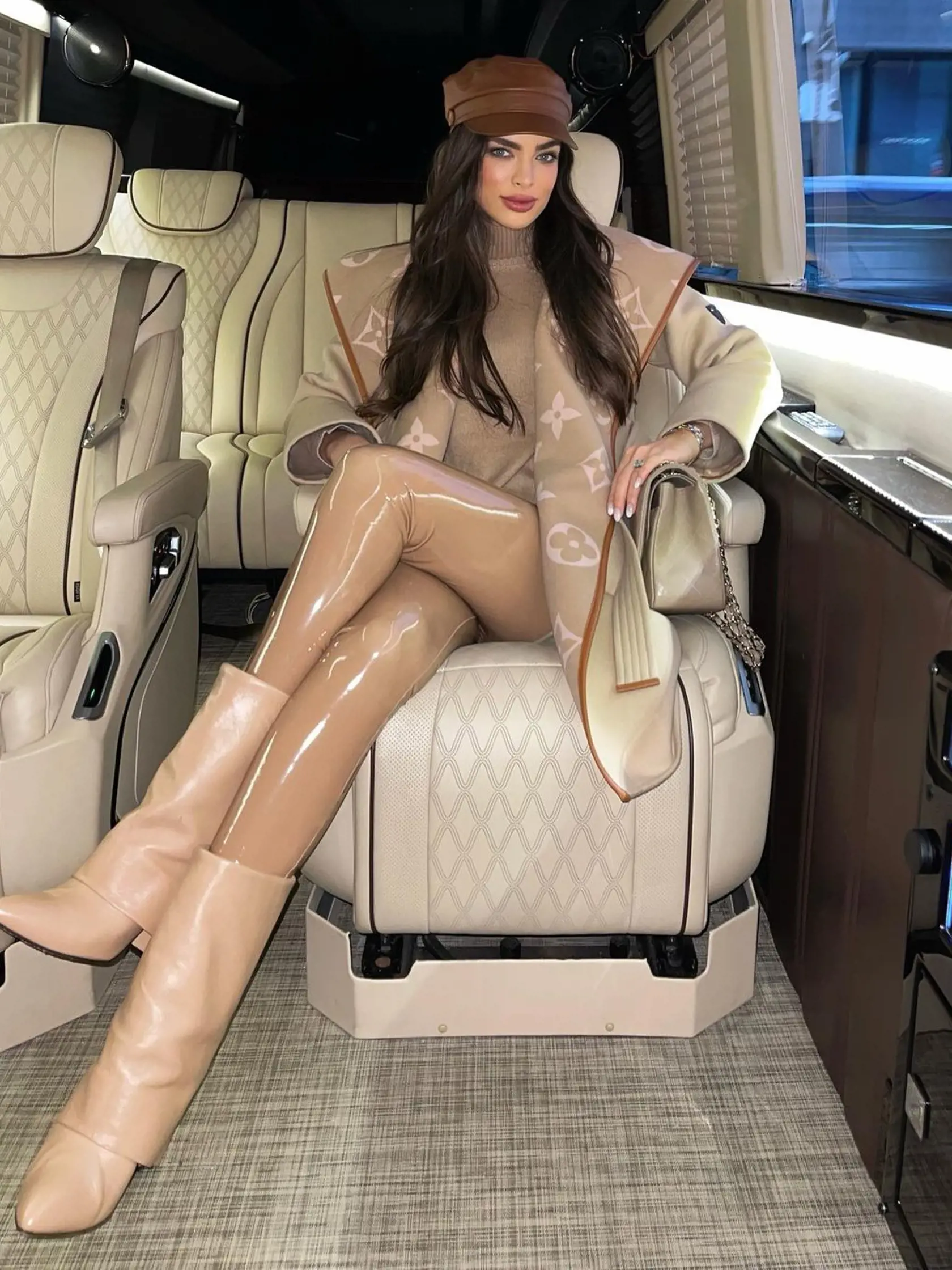 Nadia svoju lásku k móde a luxusu prezentuje aj na sociálnych sieťach