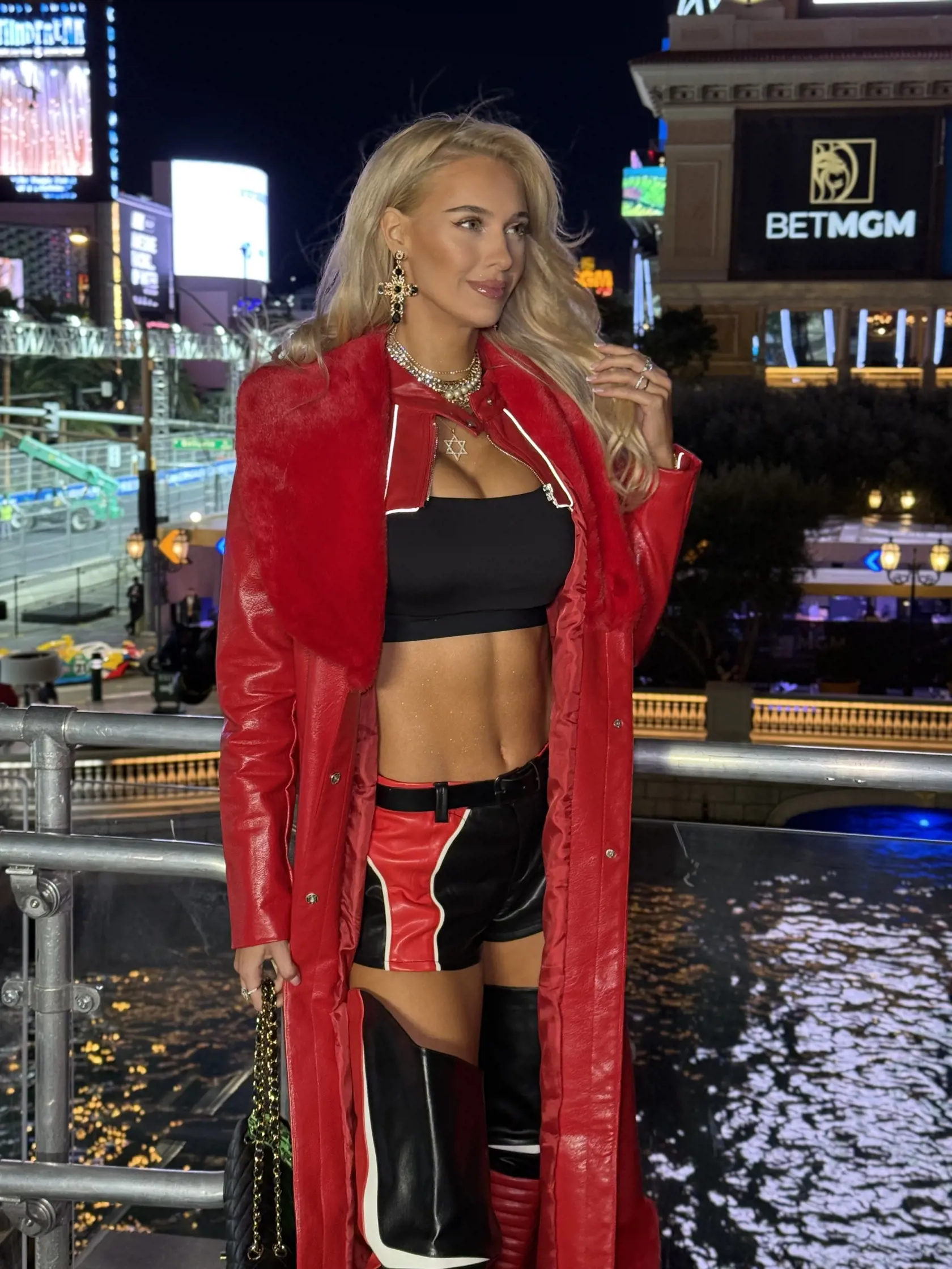 Veronika v exkluzívnom rozhovore prezradila detaily zo života v Los Angeles, ako aj to, s ktorými svetovými celebritami sa pozná. Dozviete a tiež, koľko si vie zarobiť na (pre Slovákov) kontroverznej platforme OnlyFans.