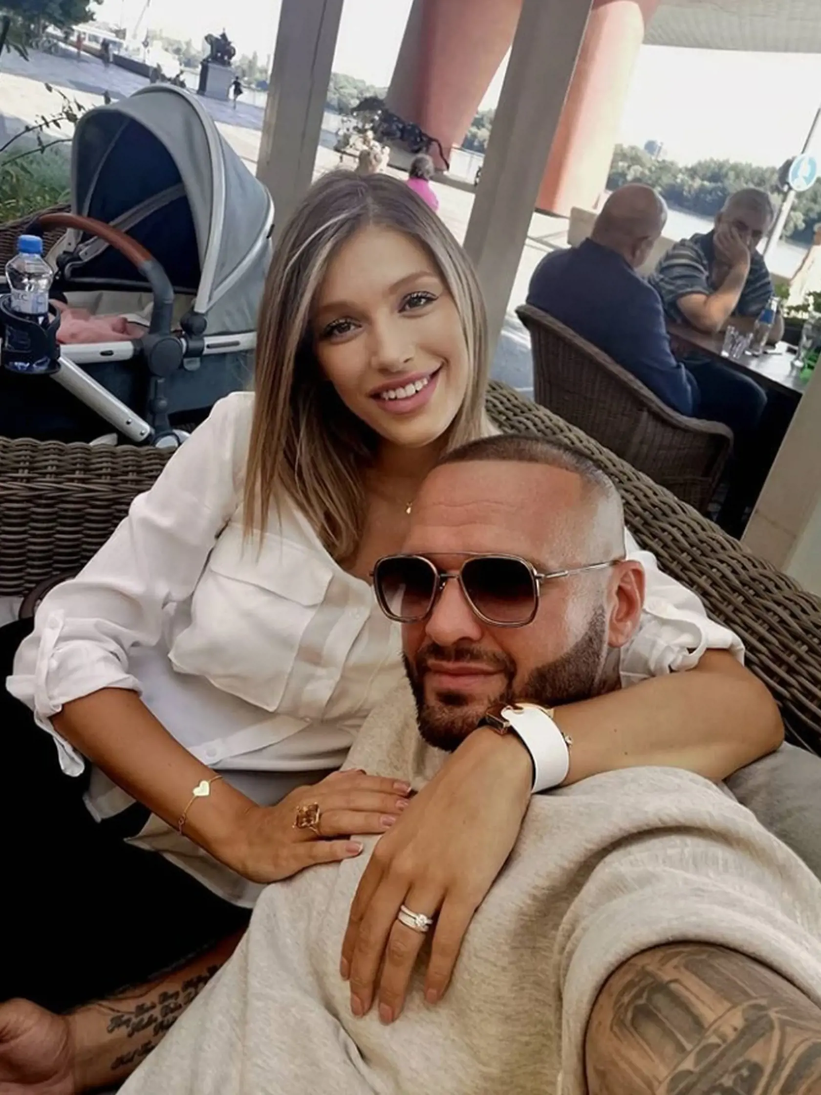 V polovici mája 2019 sa vzali a v júli sa stali hrdými rodičmi malého Sanela.