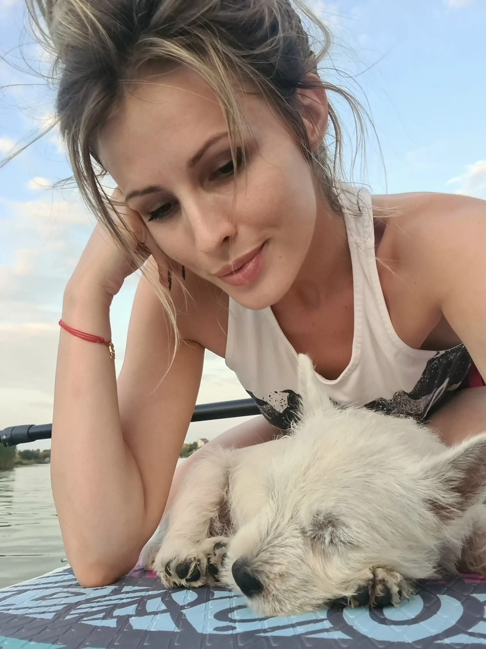 Miriam má slabosť na westíkov. "Asi začínam veriť posolstvu toho filmu Psia duša," vraví Miriam.