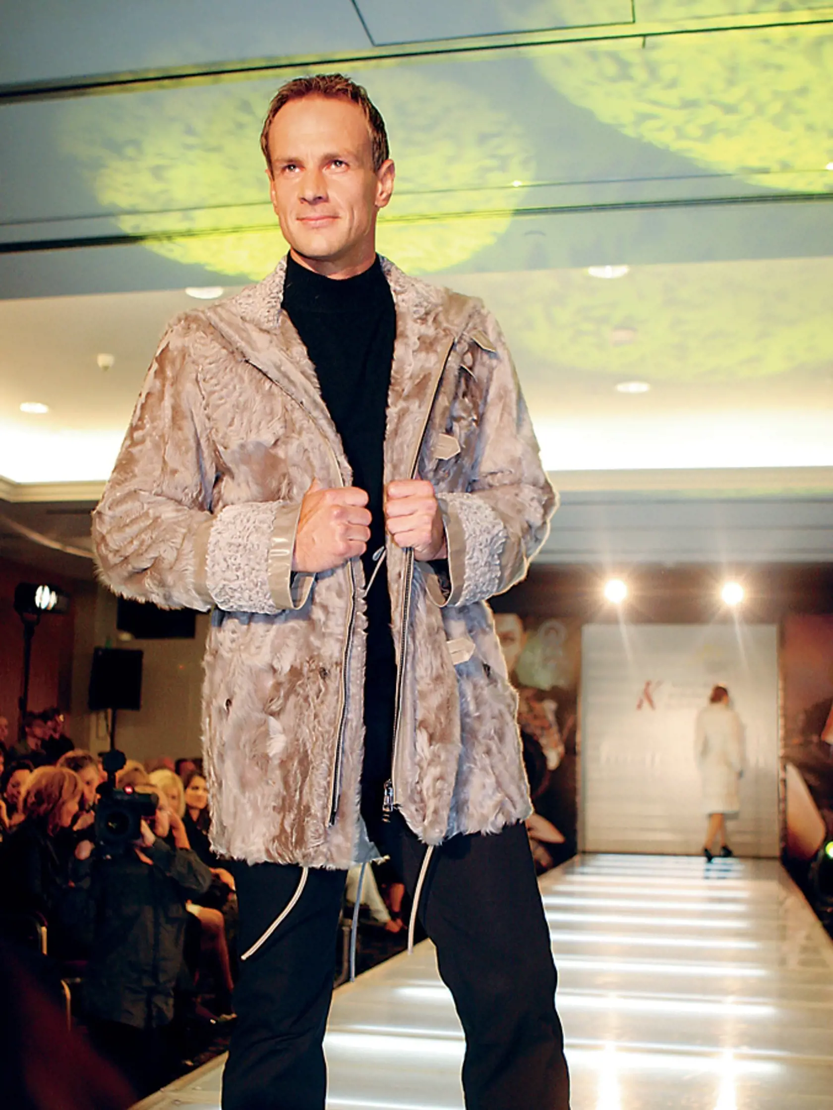 Rok 2008: Moderátor Patrik Švajda sa kedysi prešiel aj po móle ako model.