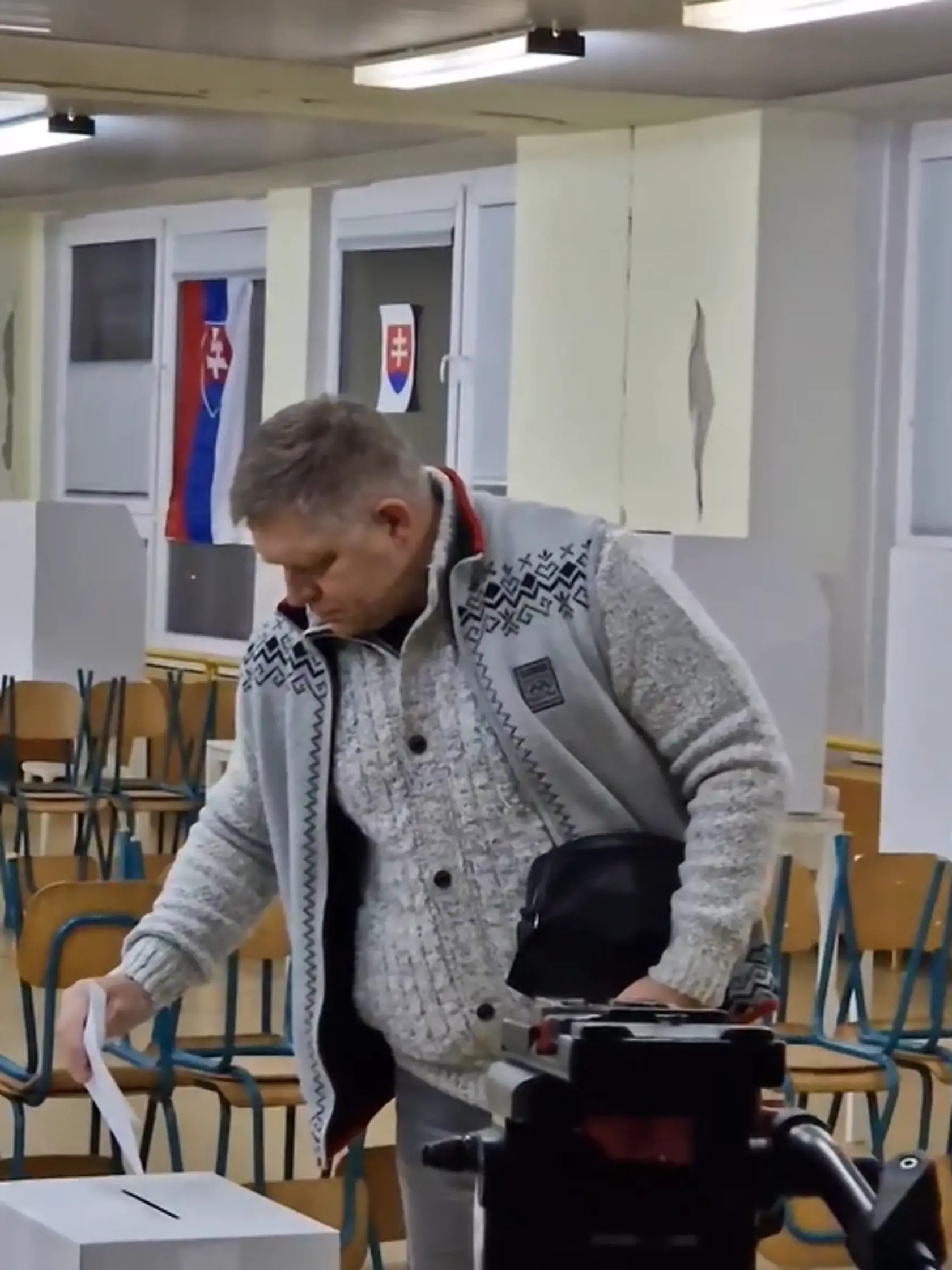 Takto Robert Fico odovzdal svoj hlas v januárovom referende, ktorá žiadala zmenu ústavy v súvislosti s predčasnými voľbami.