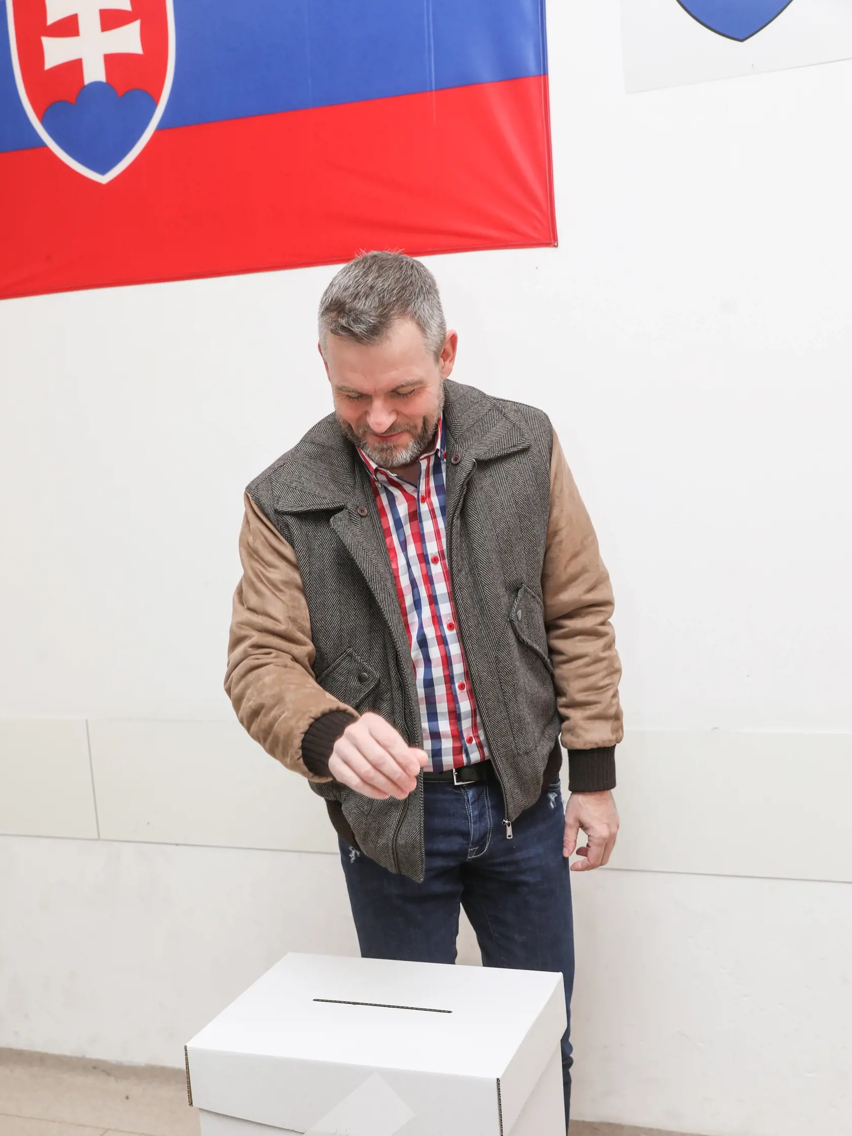 A takto bol svoj hlas v referende odovzdať bývalý premiér a dnes líder mimoparlamentnej stany Hlas Peter Pellegrini.