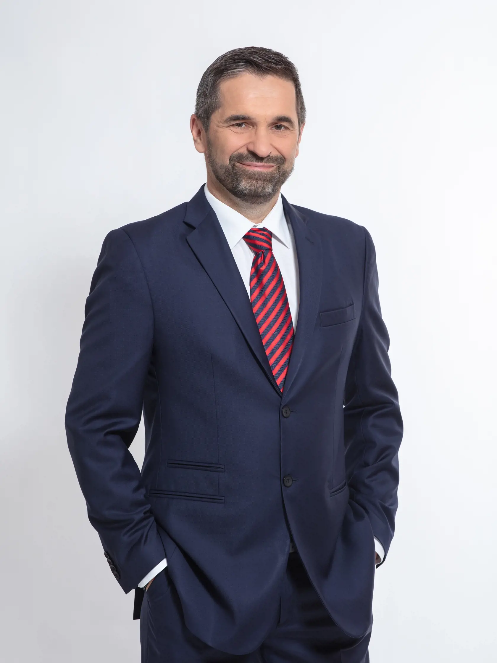 Ján Mečiar, moderátor Noviny JOJ a Spektrum 24: Teším sa na reláciu venovanú vede a technike, kde bude priestor na zaujímavé témy a ešte zaujímavejších hostí. Bude pravidelná hodinová vždy v nedeľu o 18.00. Výzvou je určite séria debát s kandidátmi v župných a komunálnych voľbách. Začíname hneď na začiatku októbra. Budeme sa striedať s kolegyňou Lenkou Ježovou.