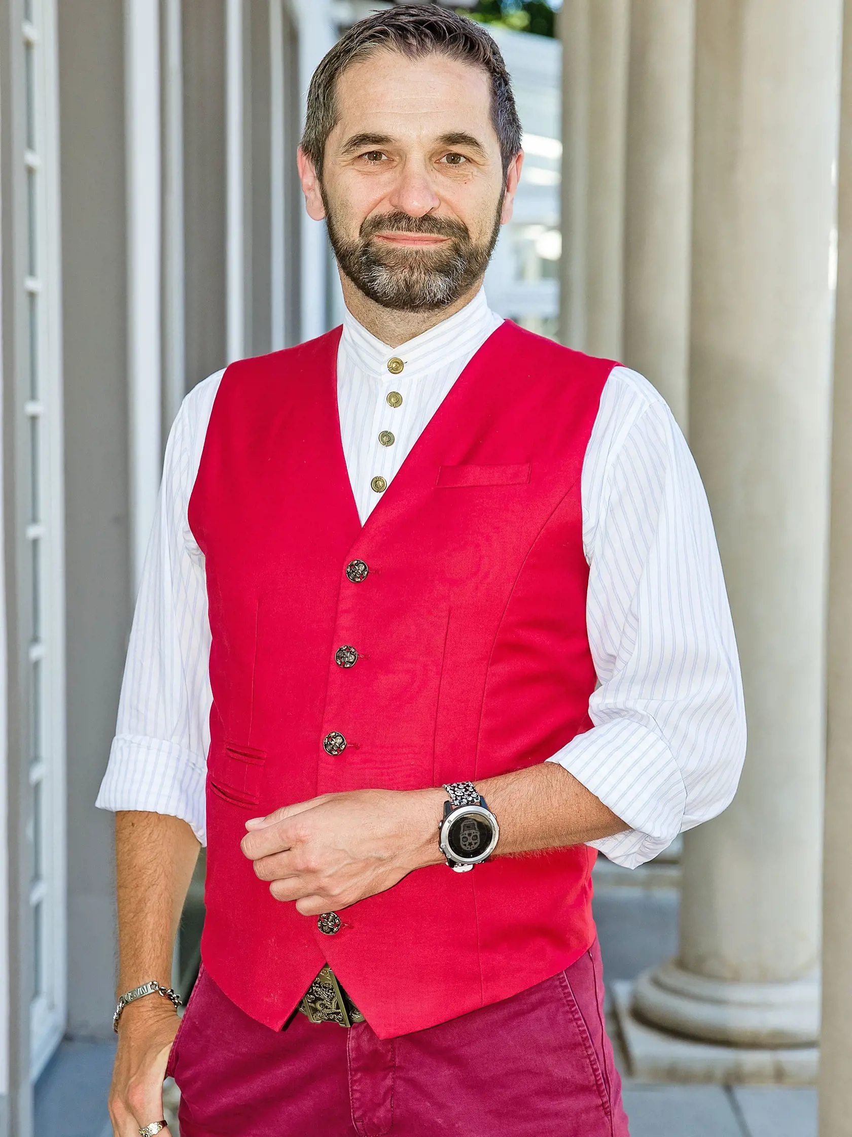 Obľúbený moderátor priznáva, že klimatizácia mu v práci občas spôsobí problémy.