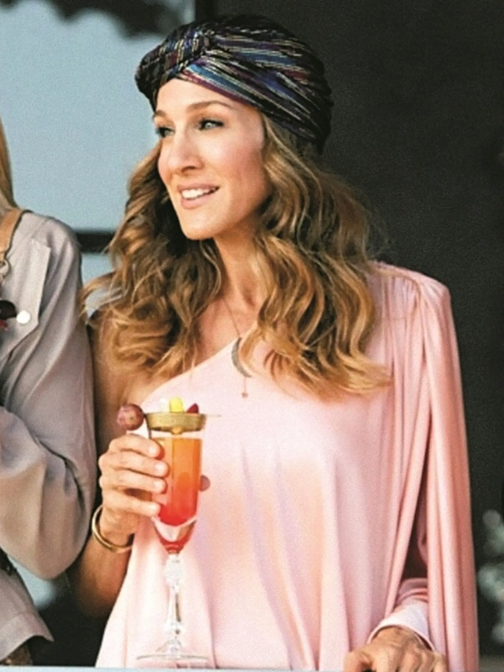Sarah Jessica Parker sa zaskvela s turbanom na hlave v pokračovaní filmu Sex v meste.