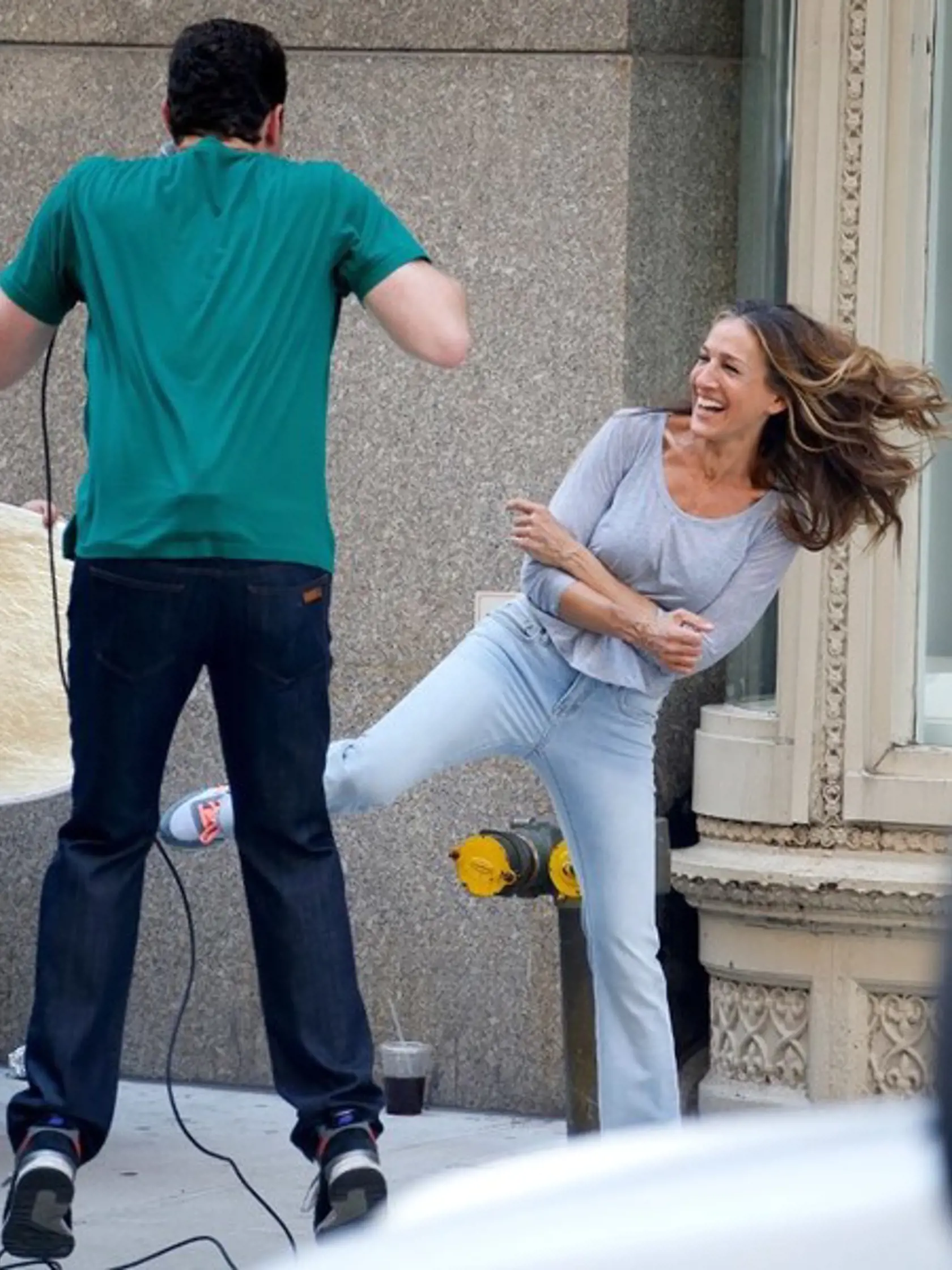 Herečka Sarah Jessica Parker vyzerá ako akčná žena.