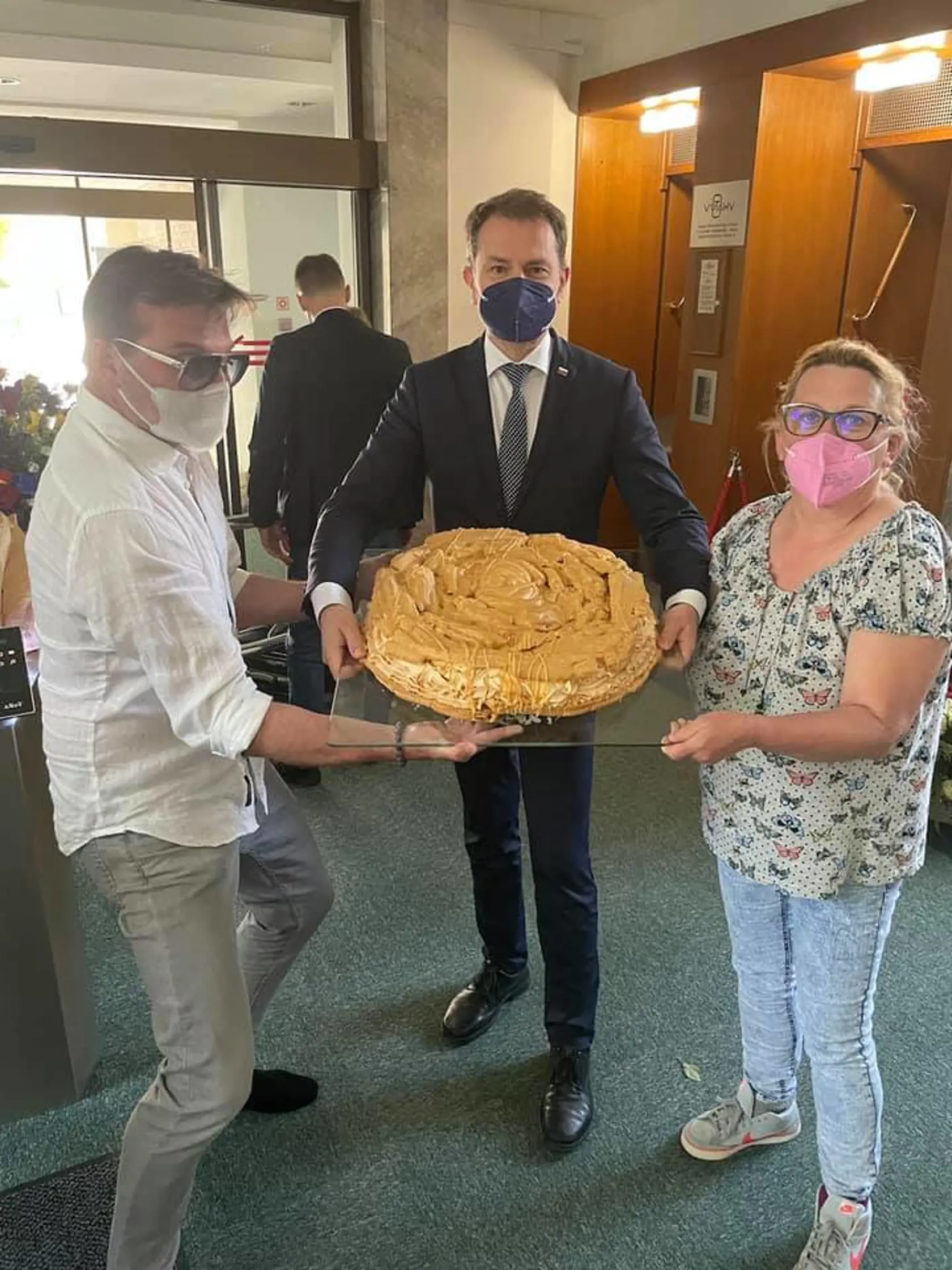 Veterník, ktorý dostal minister financií od svojich obdivovateľov k narodeninám.