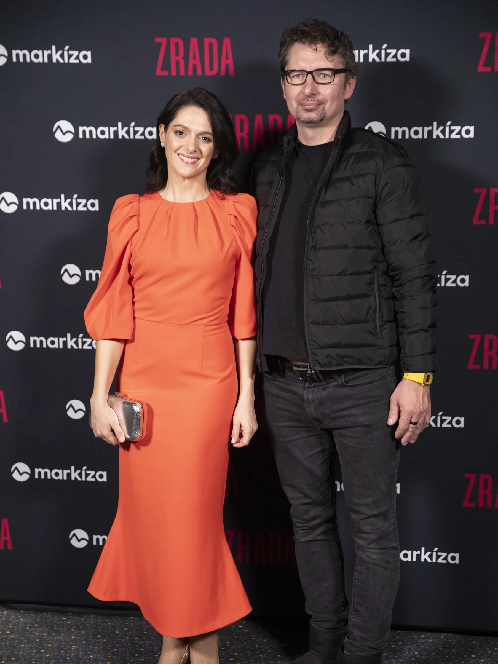  Na snímke je premiéra televízného seriálu Zrada.
Herečka Klára Issová.