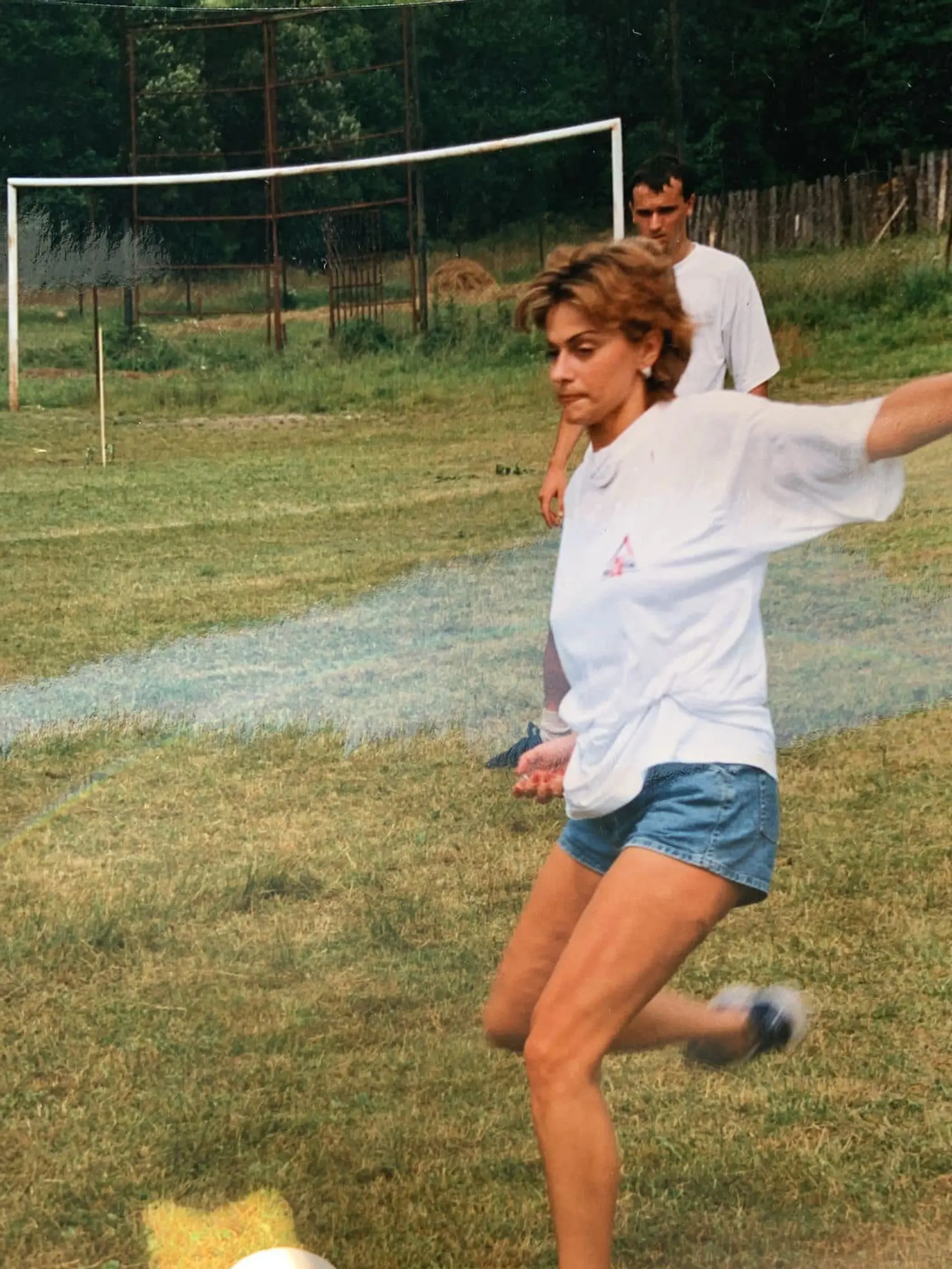 Monika Beňová na turnaji médií v roku 1998 za Rádio Koliba.