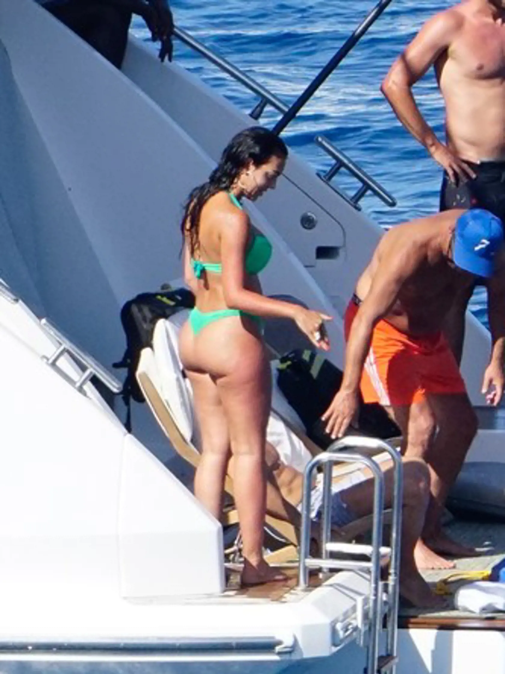 Cerrado.EXC CRISTIANO RONALDO Y GEORGINA PASAN UN DIVERTIDO DIA EN IBIZA
