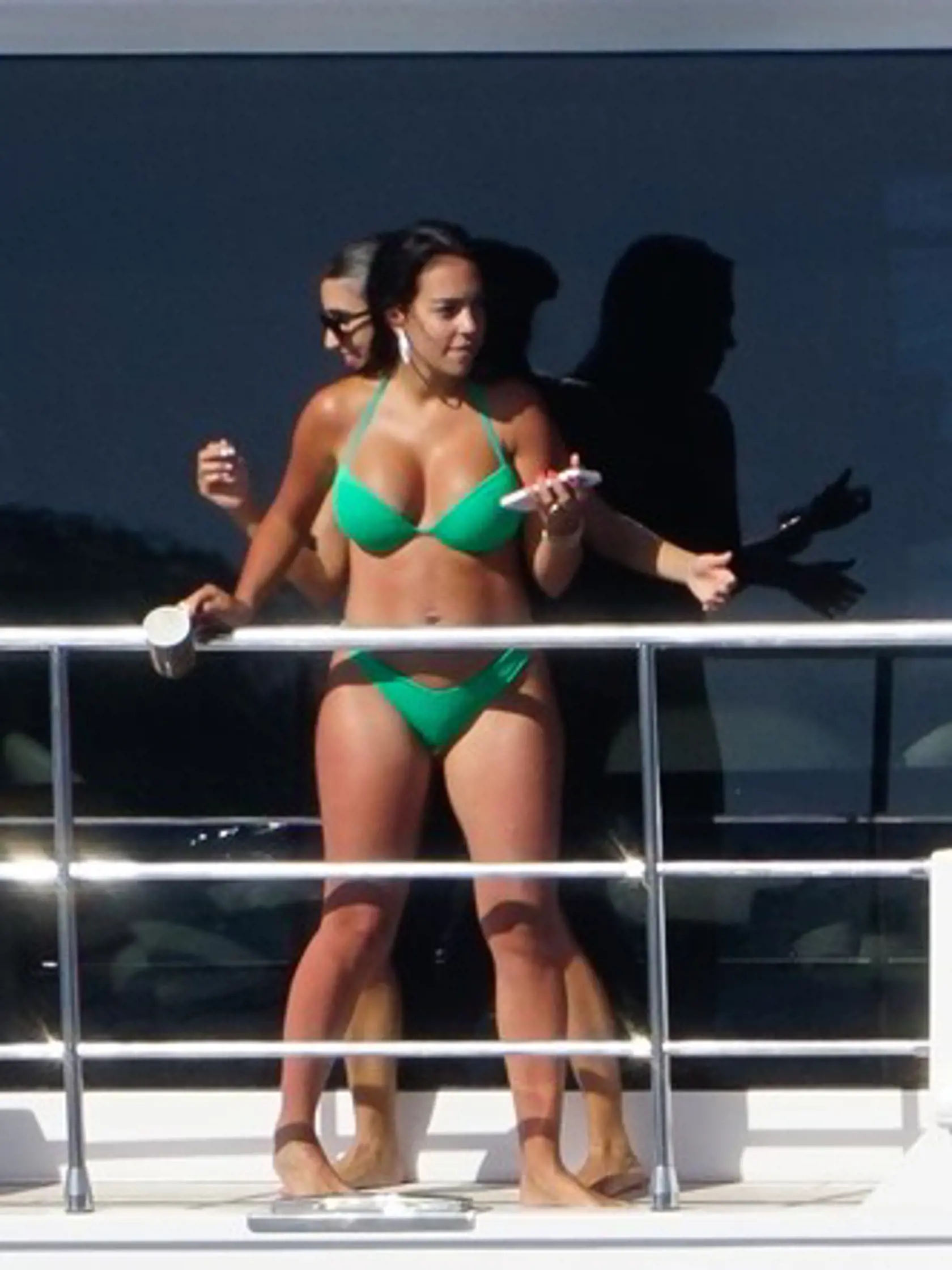 Cerrado.EXC CRISTIANO RONALDO Y GEORGINA PASAN UN DIVERTIDO DIA EN IBIZA