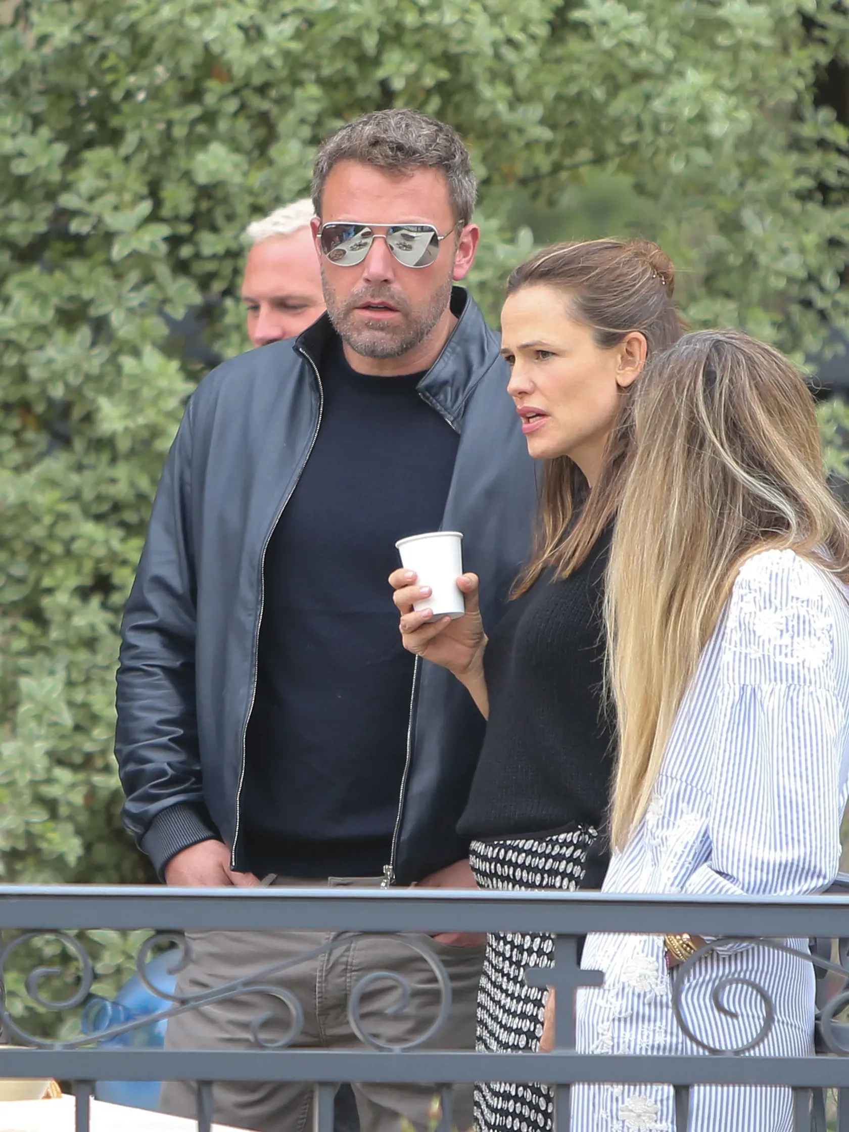 Krásna herečka Jennifer Garner má síce šťastie na filmy a bohatú kariéru, jej súkromný život je však opradený bolestivým rozvodom s Benom Afflecom. Zatiaľ čo si herec užívaj nové manželstvo s Jennifer Lopez, jeho bývalá polovička si konečne našla muža až teraz.