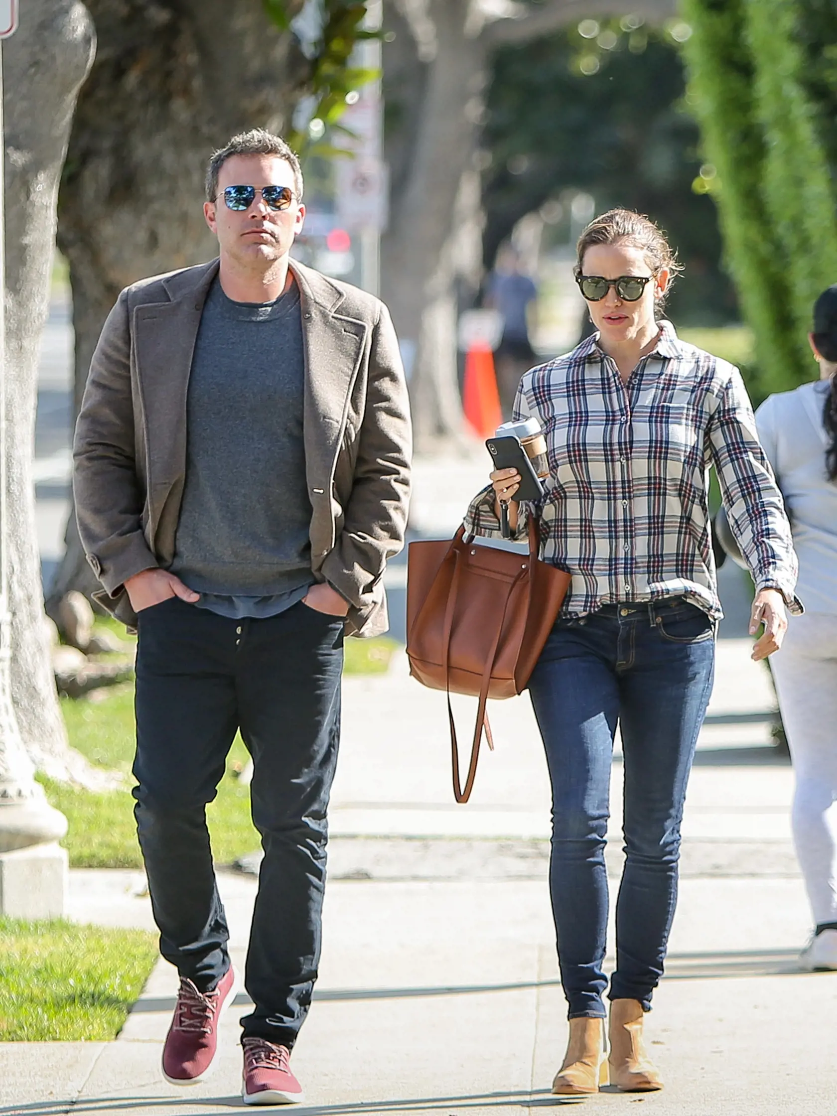 Krásna herečka Jennifer Garner má síce šťastie na filmy a bohatú kariéru, jej súkromný život je však opradený bolestivým rozvodom s Benom Afflecom. Zatiaľ čo si herec užívaj nové manželstvo s Jennifer Lopez, jeho bývalá polovička si konečne našla muža až teraz.