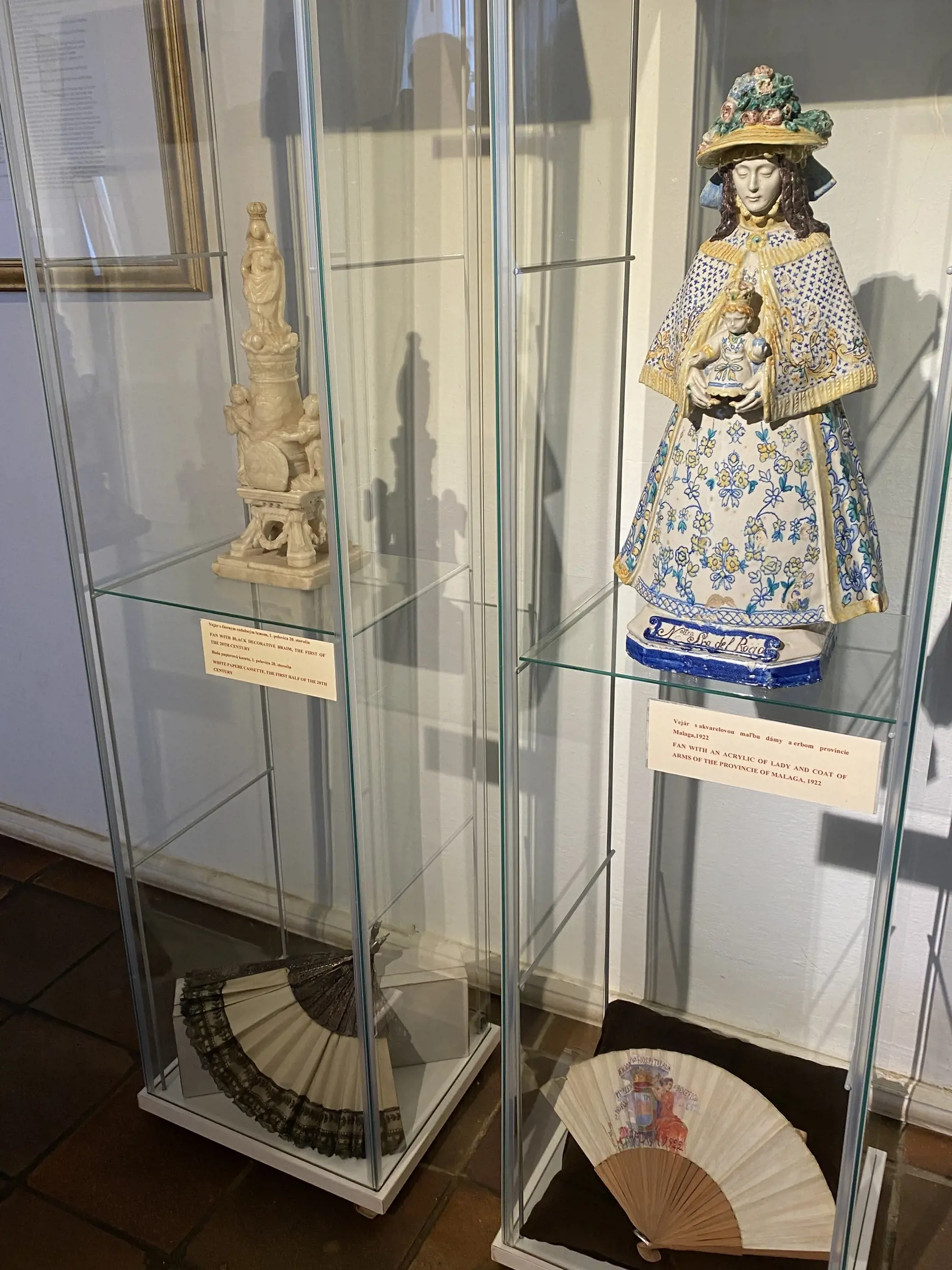 Ozdobný predmet z bývania princezien na Ľubovnianskom hrade - porcelanová socha Madonny de Rocio s Ježiškom na rukách. Podľa nej prijala cirkevné meno Terezka, najmladšie dieťa princeznej Izabely, jediné žijúce. V súčasnosti žije ako rehoľníčka v Madride, v Kláštore bosých Karmelitánok.