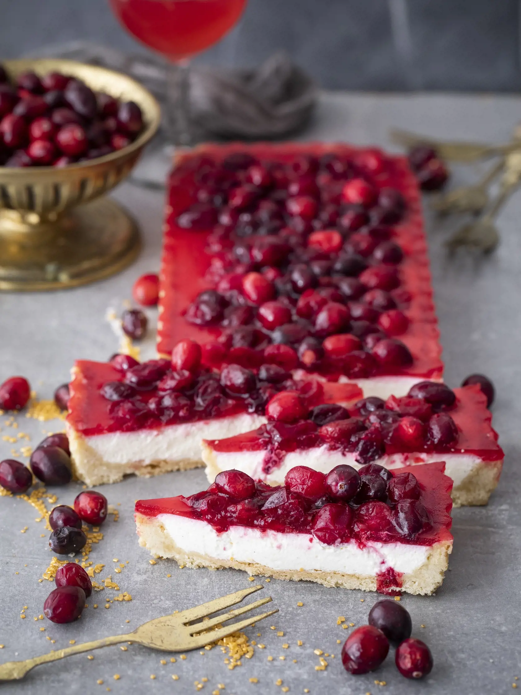 BRUSNICOVÝ TART S TVAROHOM