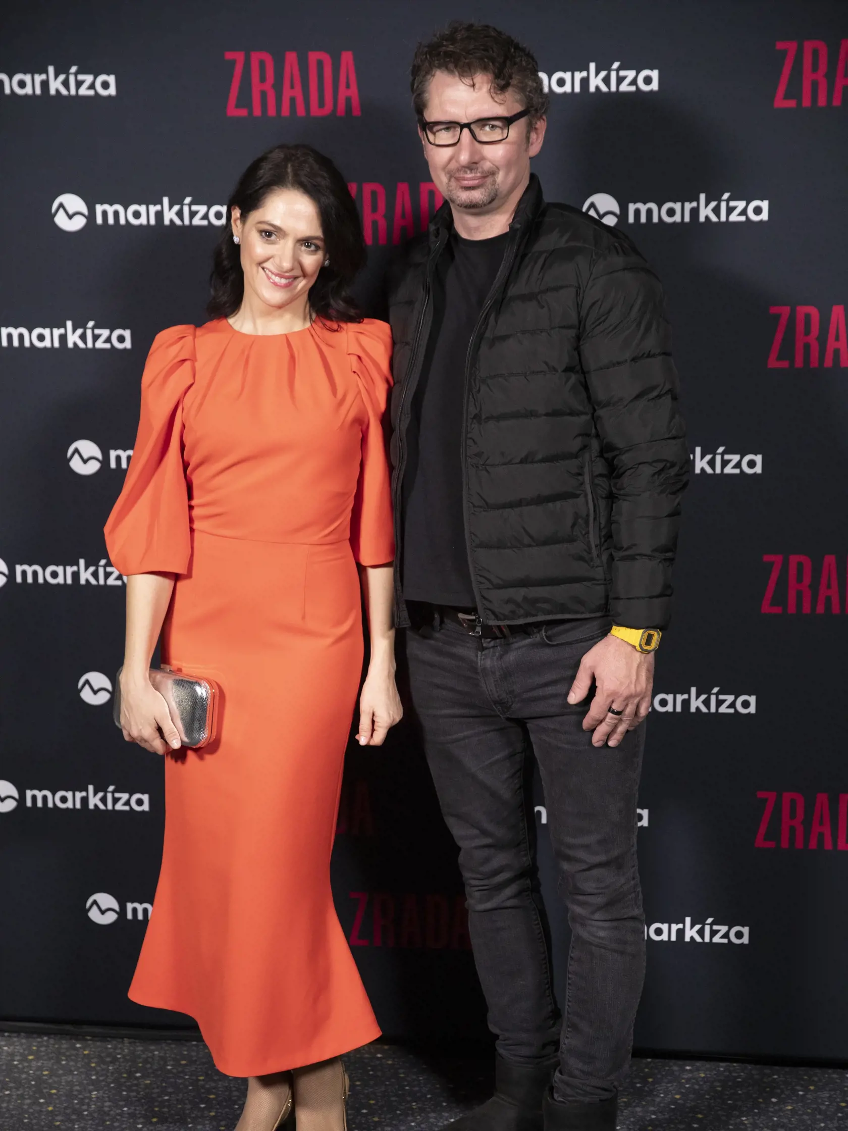  Na snímke je premiéra televízného seriálu Zrada.
Herečka Klára Issová.