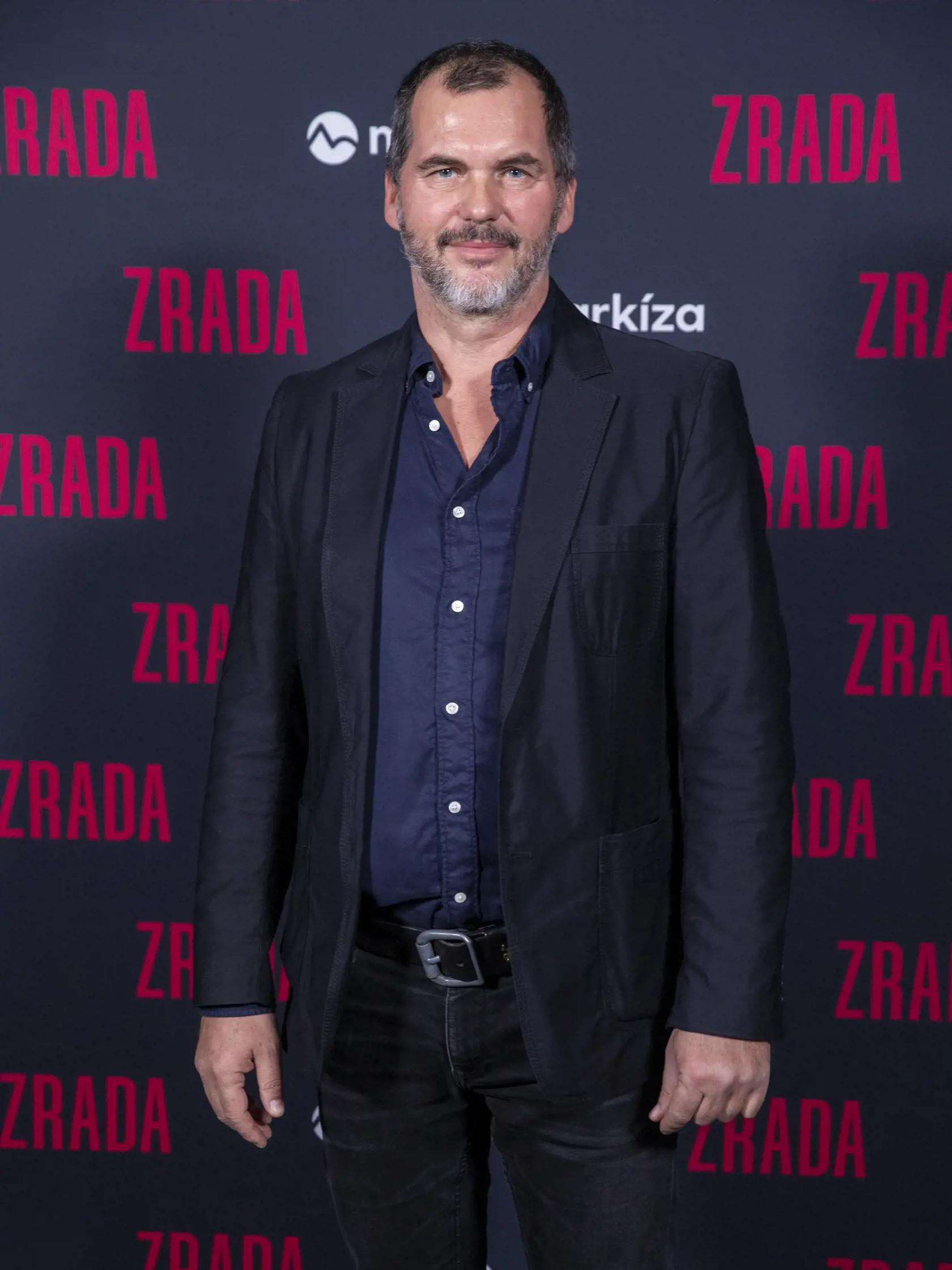  Na snímke je premiéra televízného seriálu Zrada.
Režisér Braňo Mišík
 