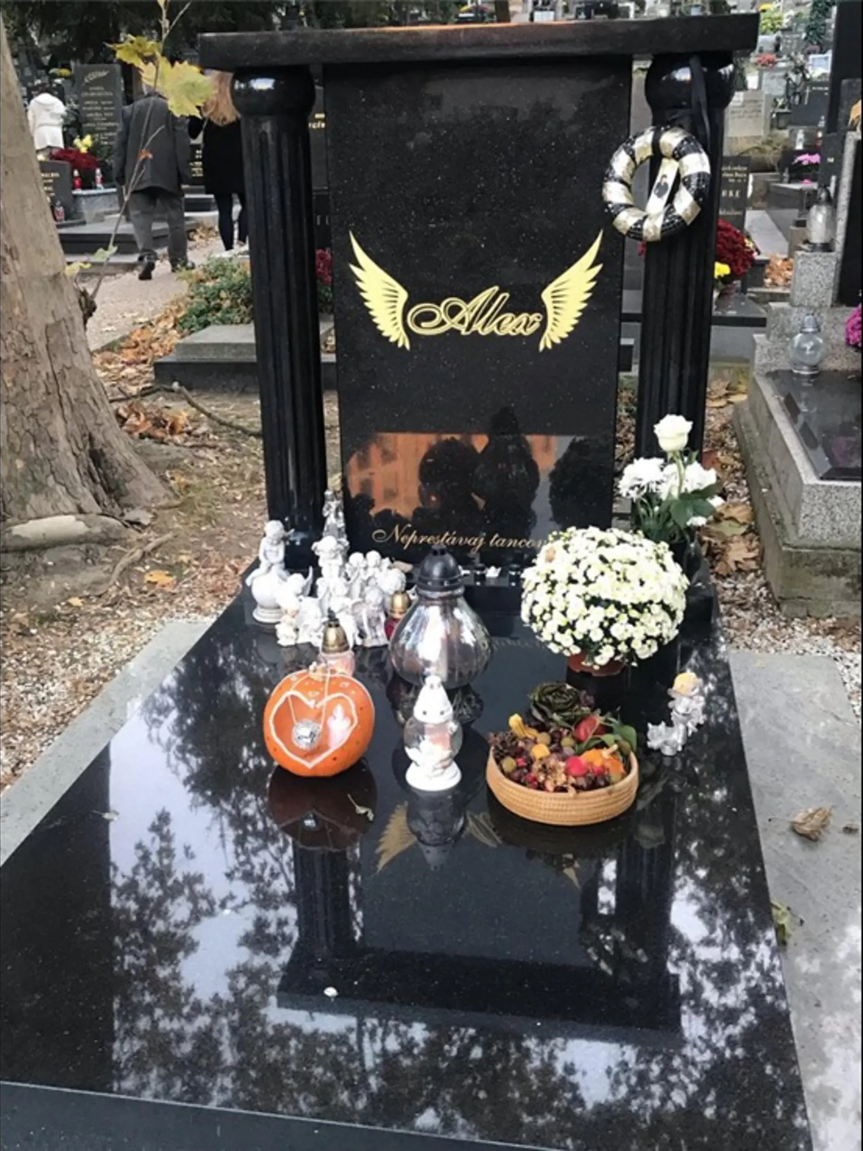 Vizážista Alex (†30)