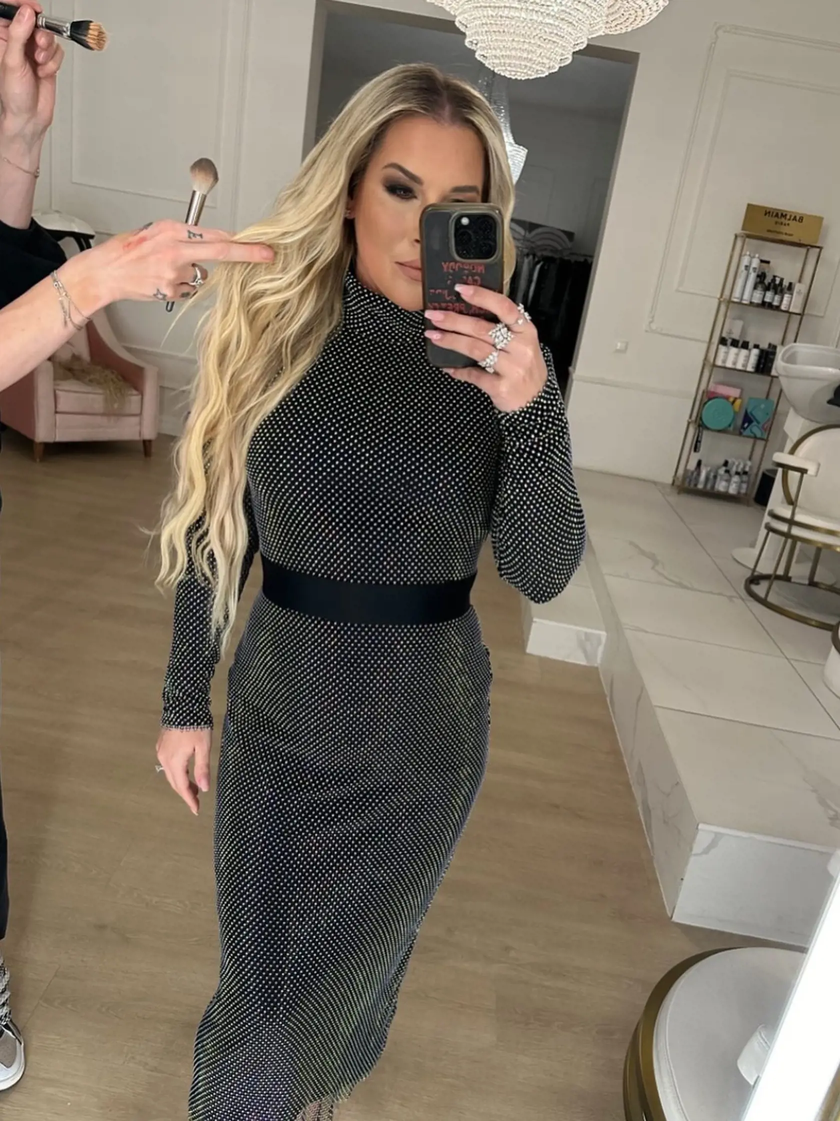 Treba uznať, že 14 kilogramov, ktoré Dominika schudla jej mimoriadne pomohli. Opäť vyzerá štíhlo a začína sa približovať svojmu cieľu.