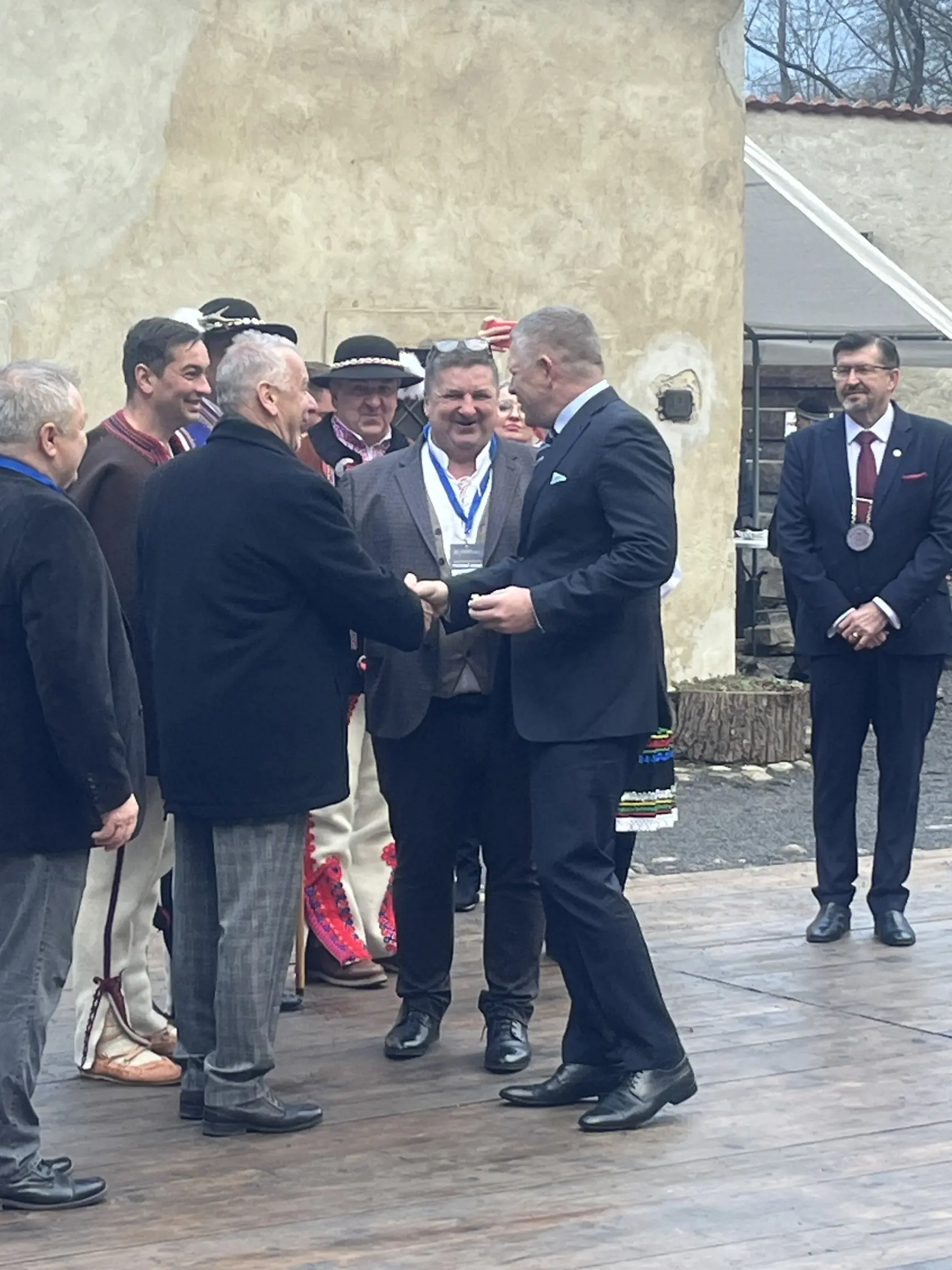 Premiéra Roberta Fica  vítali Gorali chlebom a soľou. 