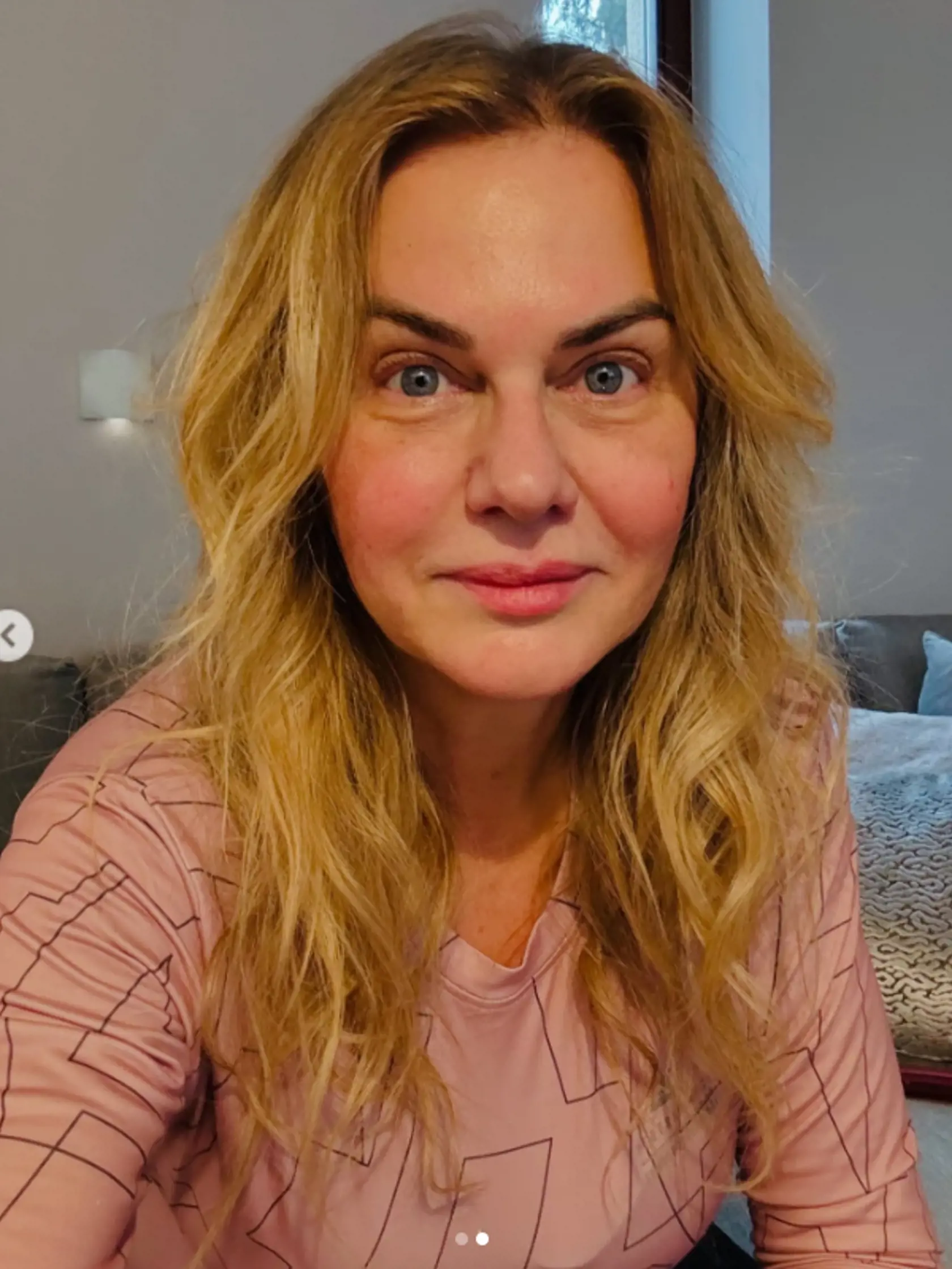 Monika nemá problém ukázať sa na sociálnych sieťach upravená ale aj neupravená.