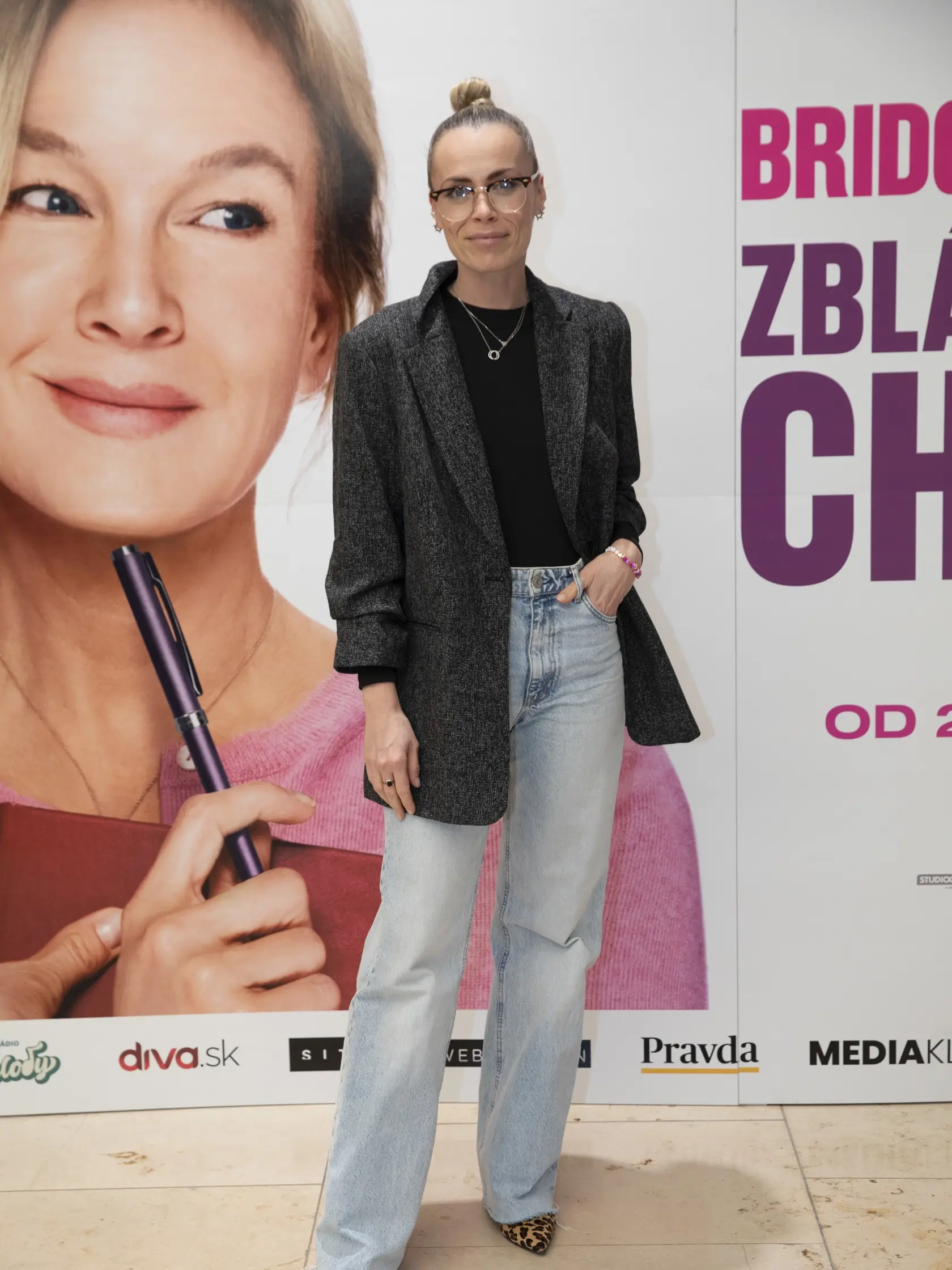 Na snimke je Mirka Gális Partlová na premiére filmu Bridget Jonesová-Zbláznena do chlapa.

