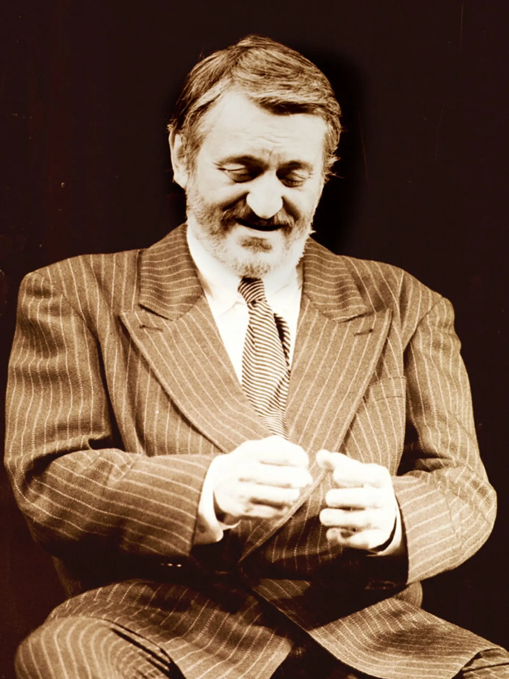 90. roky: Vo svetovej móde sa začala presadzovať rôznorodosť štýlov, nijaký názor už nie je dominantný.