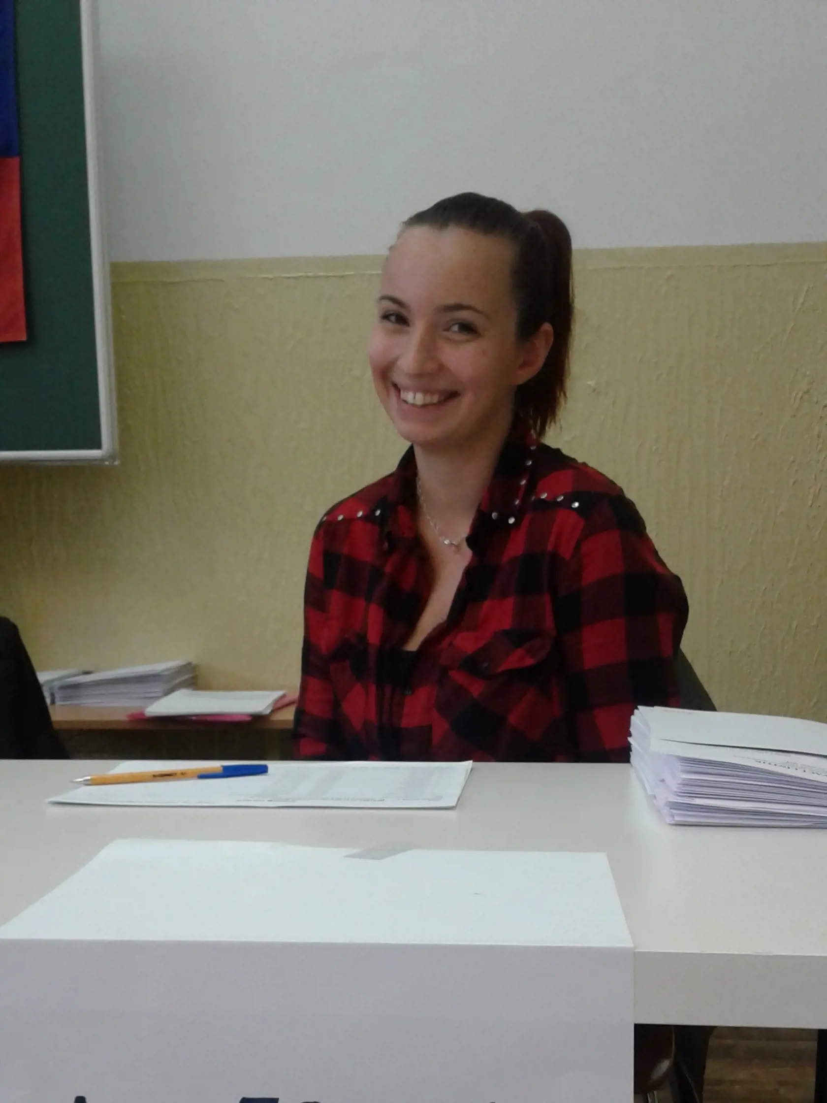 Členka komisie na Základnej škole na Sibírskej ulici v Bratislave .