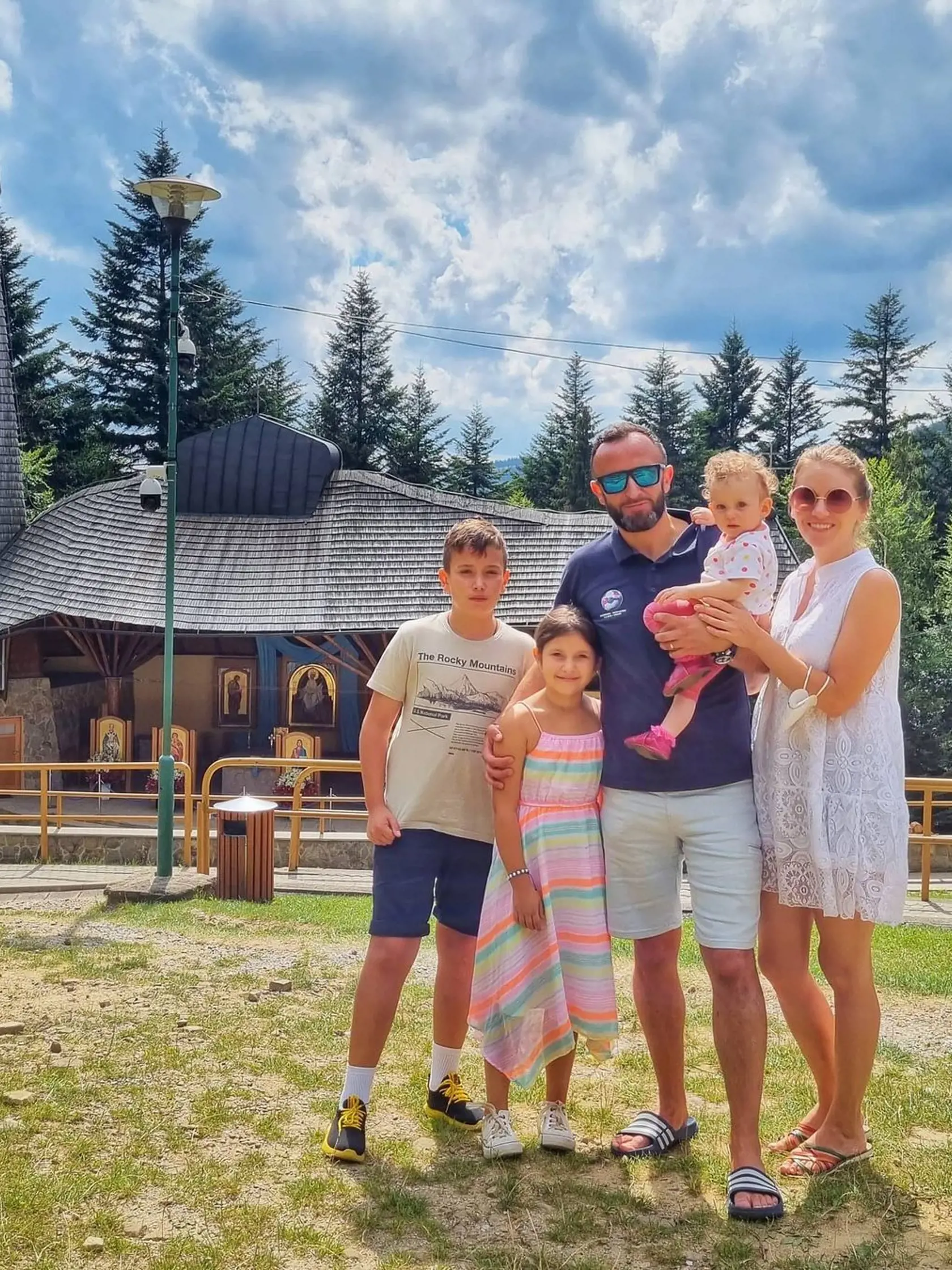 Ondrej Kandráč s rodinou.