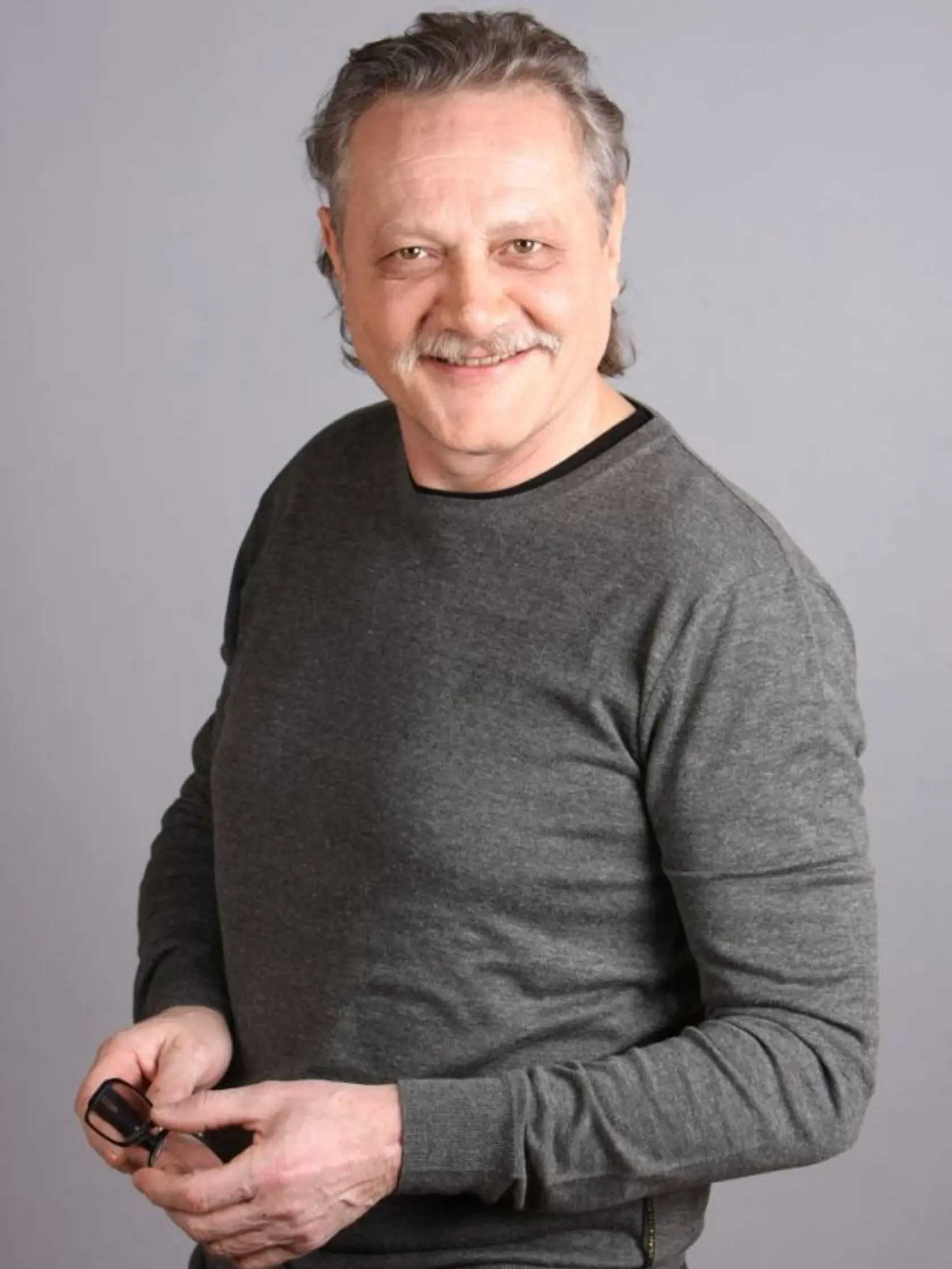 Marián Geišberg sa za roky prevtelil do rôznych umeleckých postáv. To, čo tu po ňom zostalo, ostane nezabudnuteľné.