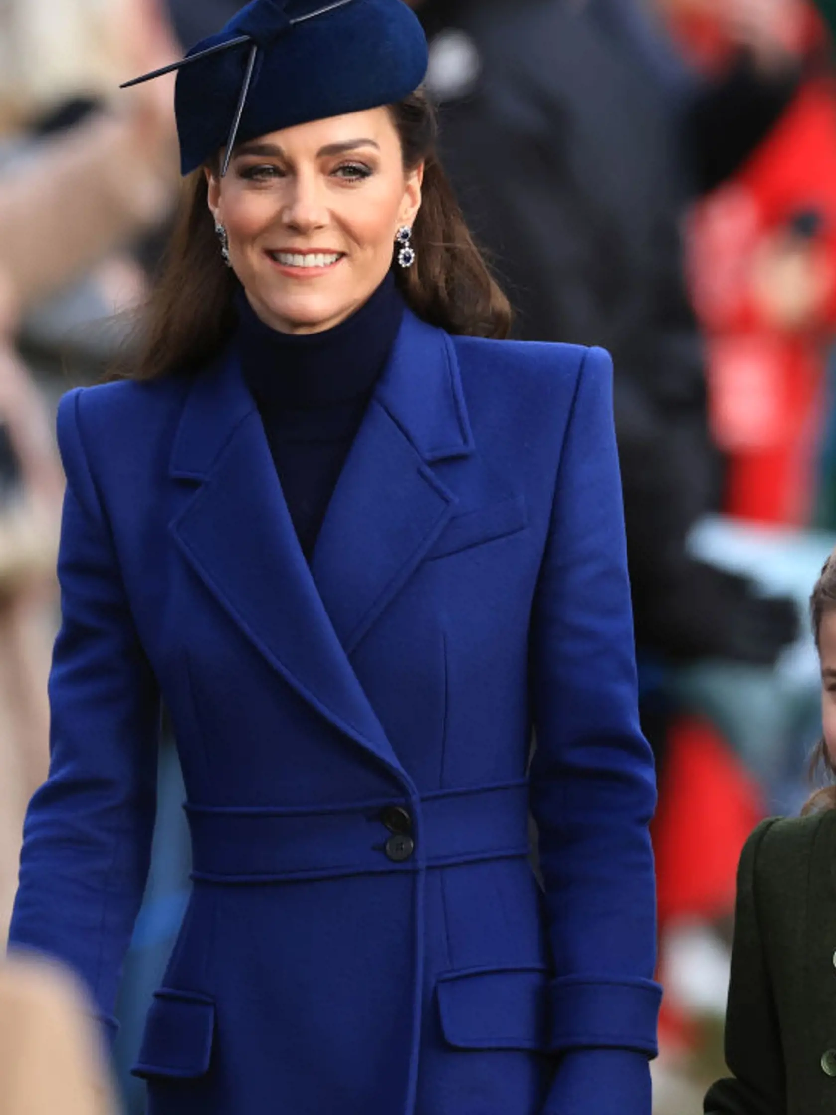 Britská kráľovská rodina po vianočnej bohoslužbe pozdravila fanúšikov. Princezná Kate s dcérou Charlotte.