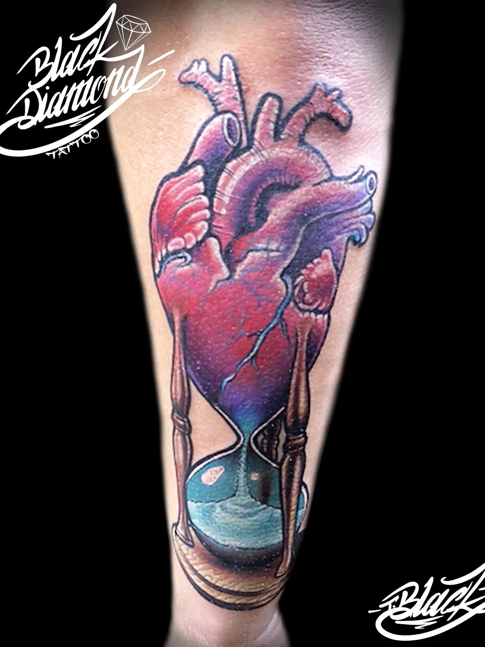 Medzi najviac vyhľadávané štýly patrí realistika, portréty, dotwork, blackwork, old school, new school, či neo-traditional, ale v poslednej dobe sú stále viac a viac v móde minimalistické tetovania, ako napríklad single line.
