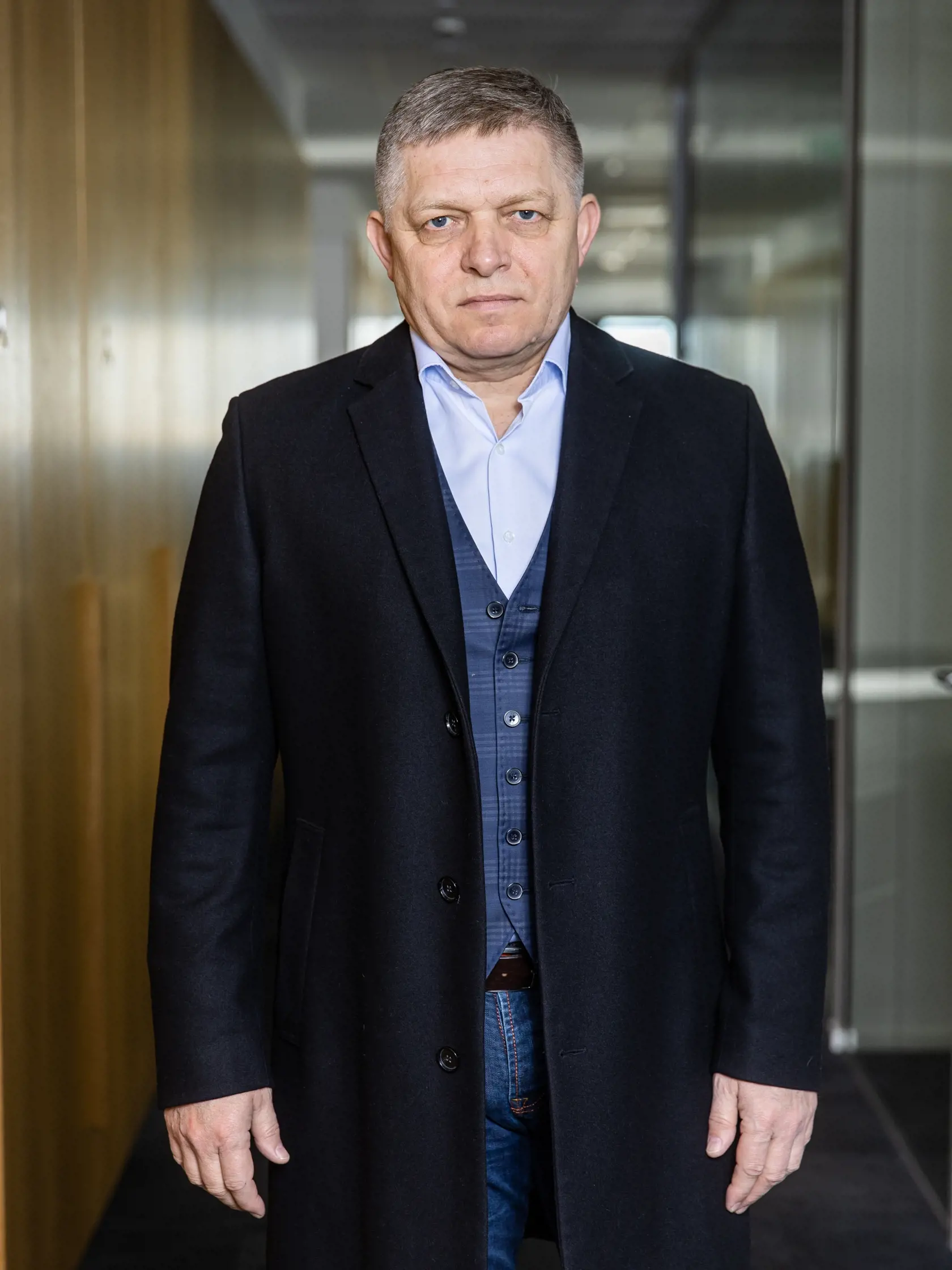 Líder Smeru-SD Robert Fico ohrozuje dobré vzťahy Slovenska so spojencami. Vyhlásil to dočasne poverený premiér Eduard Heger (OĽANO).