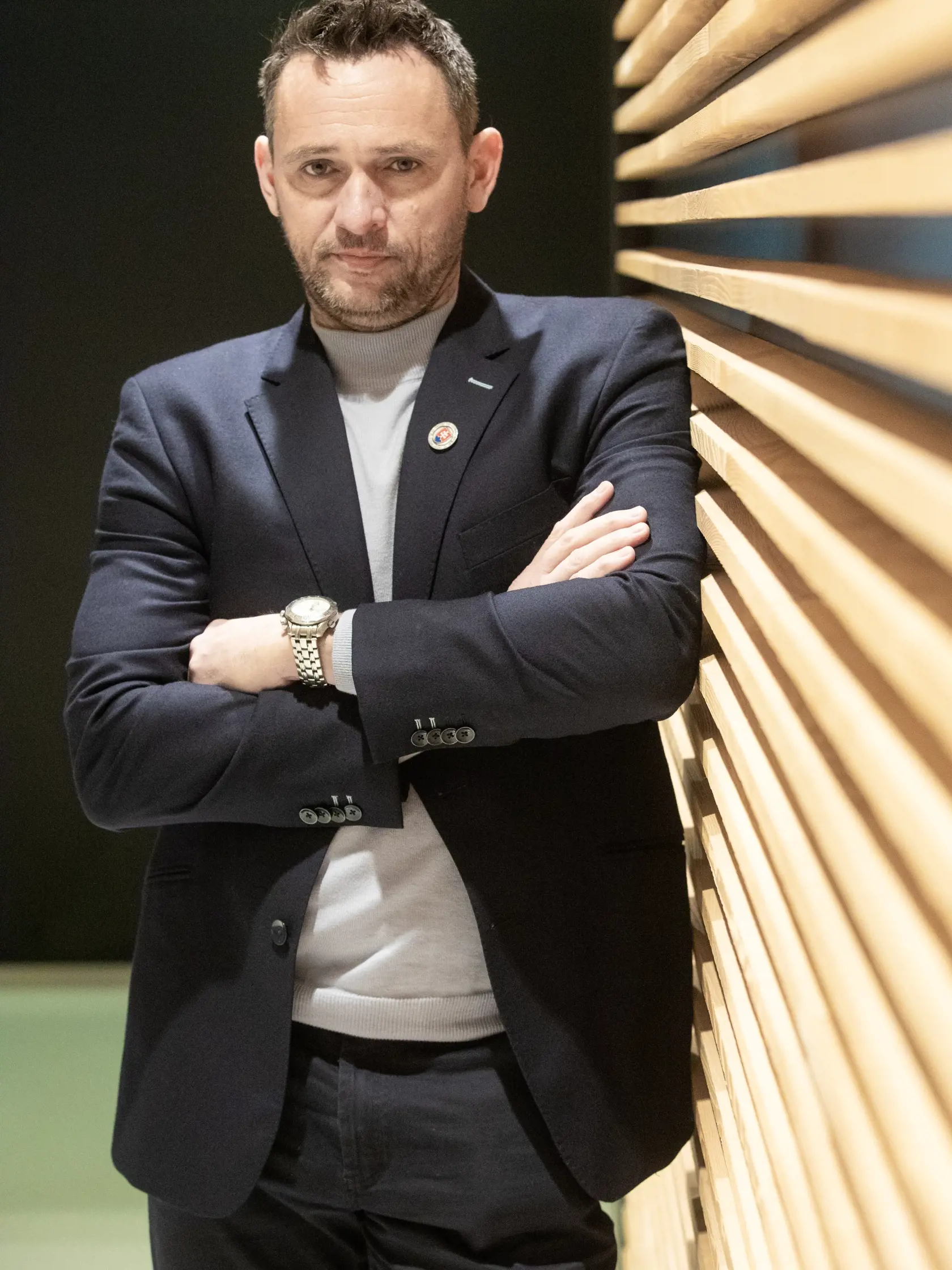 Krošlák je momentáne nezaradený poslanec. Otázku svojej budúcnosti ešte vyriešenú nemá.