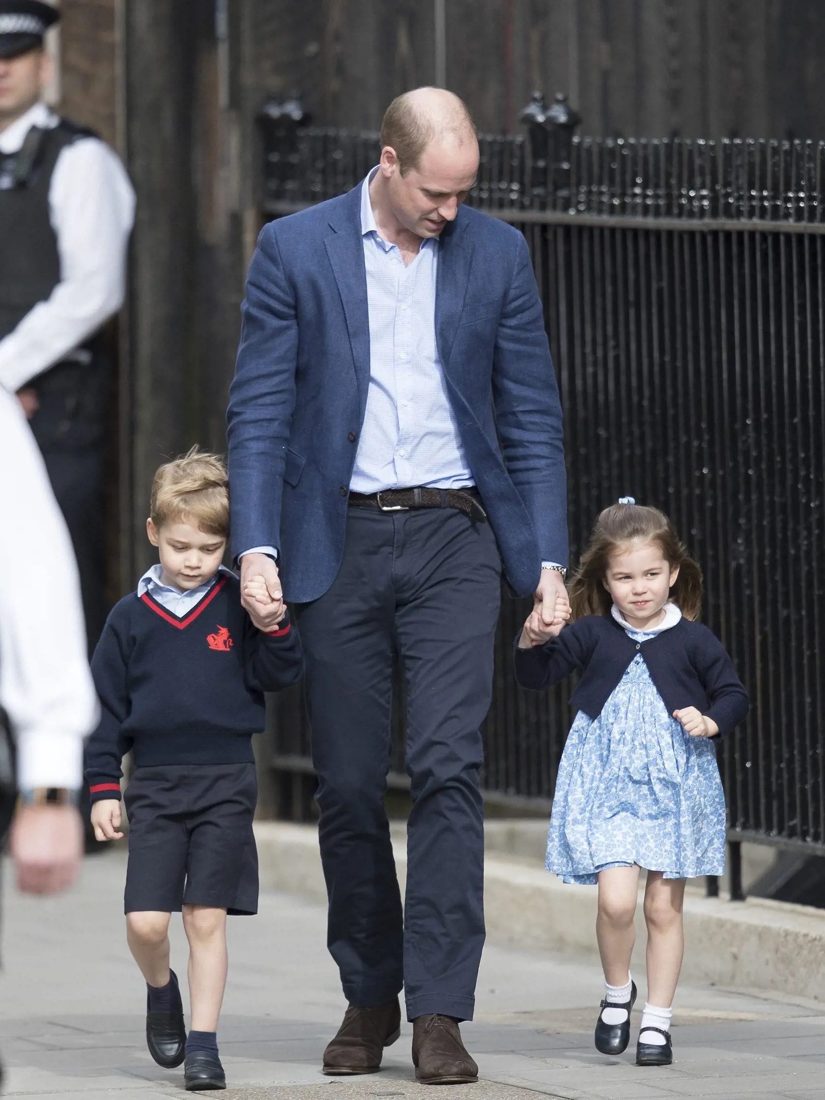 Princ William s Georgom a Charlotte idú privítať nového súrodenca.