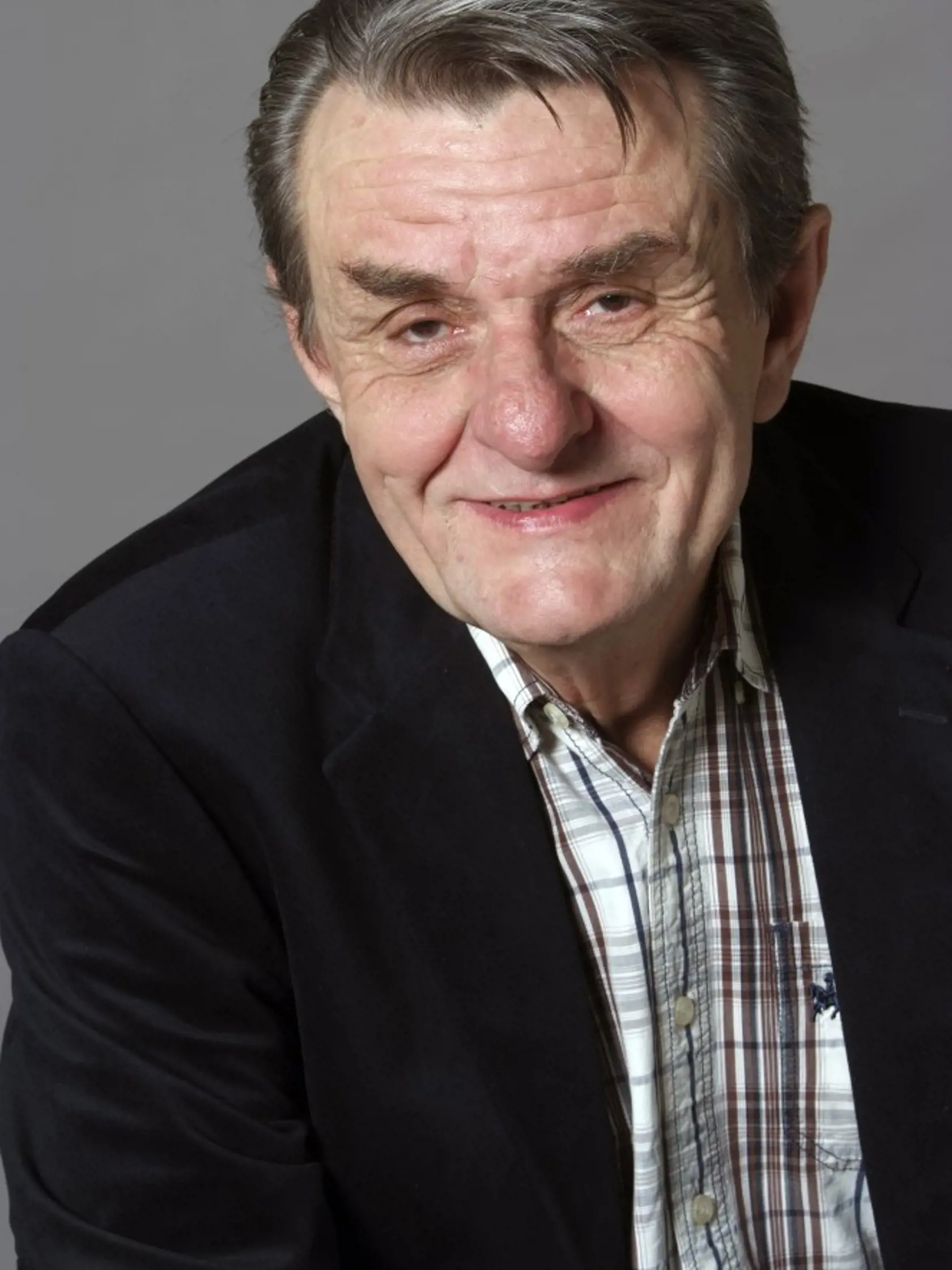Vo veku 75 rokov zomrel vo štvrtok český herec Jiří Plachý mladší.