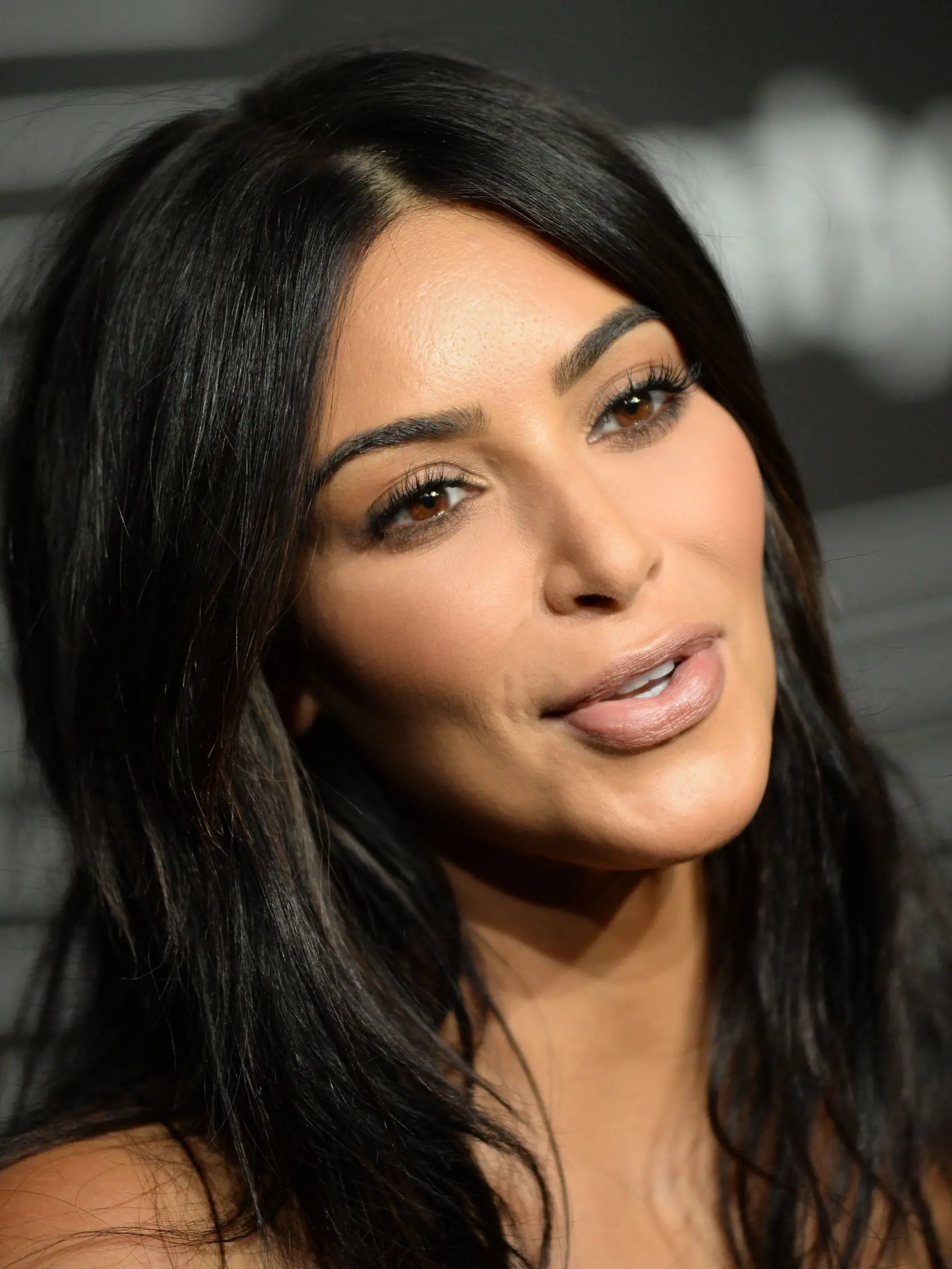Kim Kardashian má dokonalé obočie.