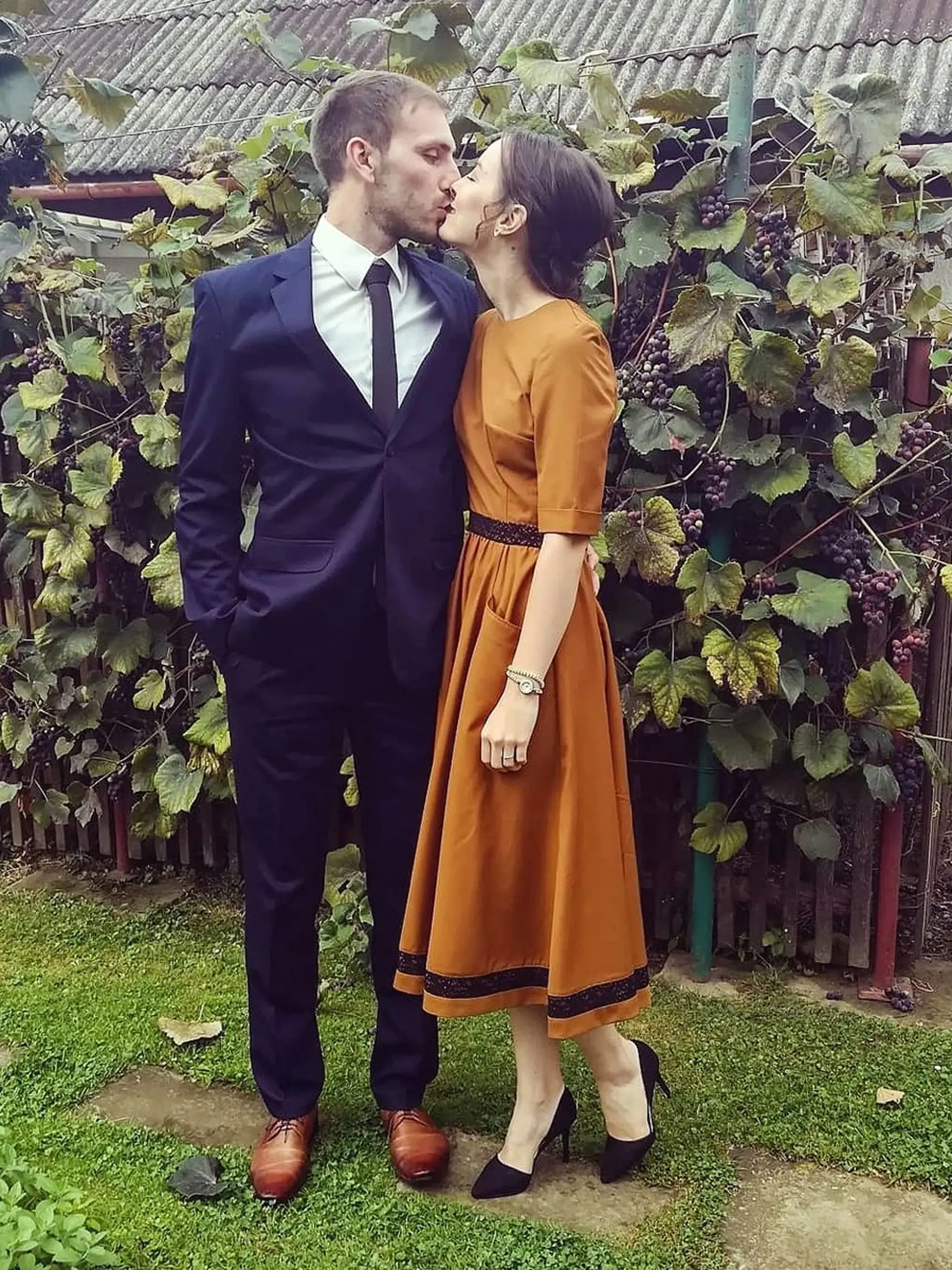 Jakub požiadal Emku o ruku  v máji minulého roka  na bratislavskom Slavíne.  Jakubovej mame sa výber  lokality nezdal veľmi  romantický. :) Svadbu chystajú  už túto jeseň. 