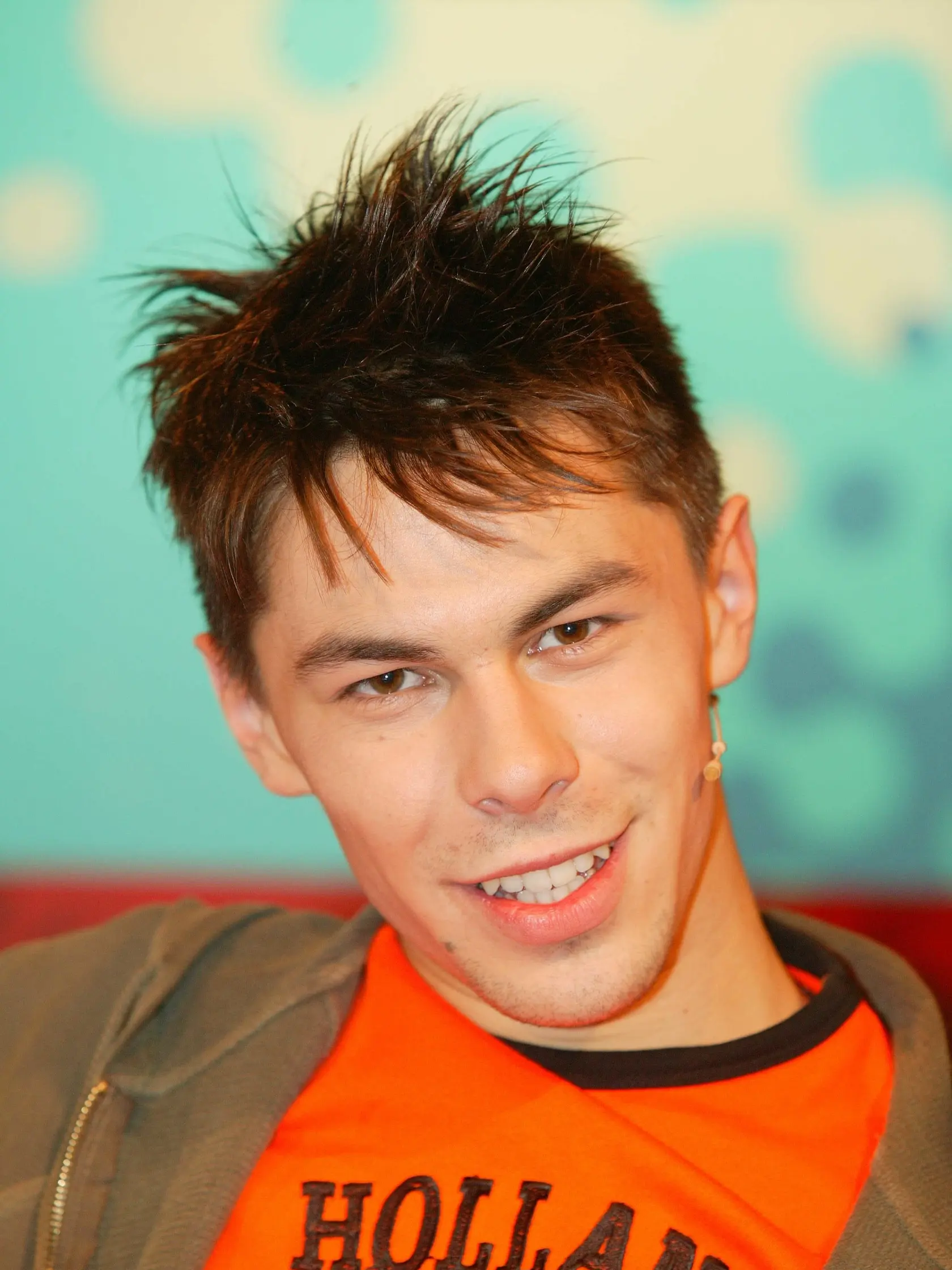Ľudia ho spoznali vďaka SuperStar v roku 2004.