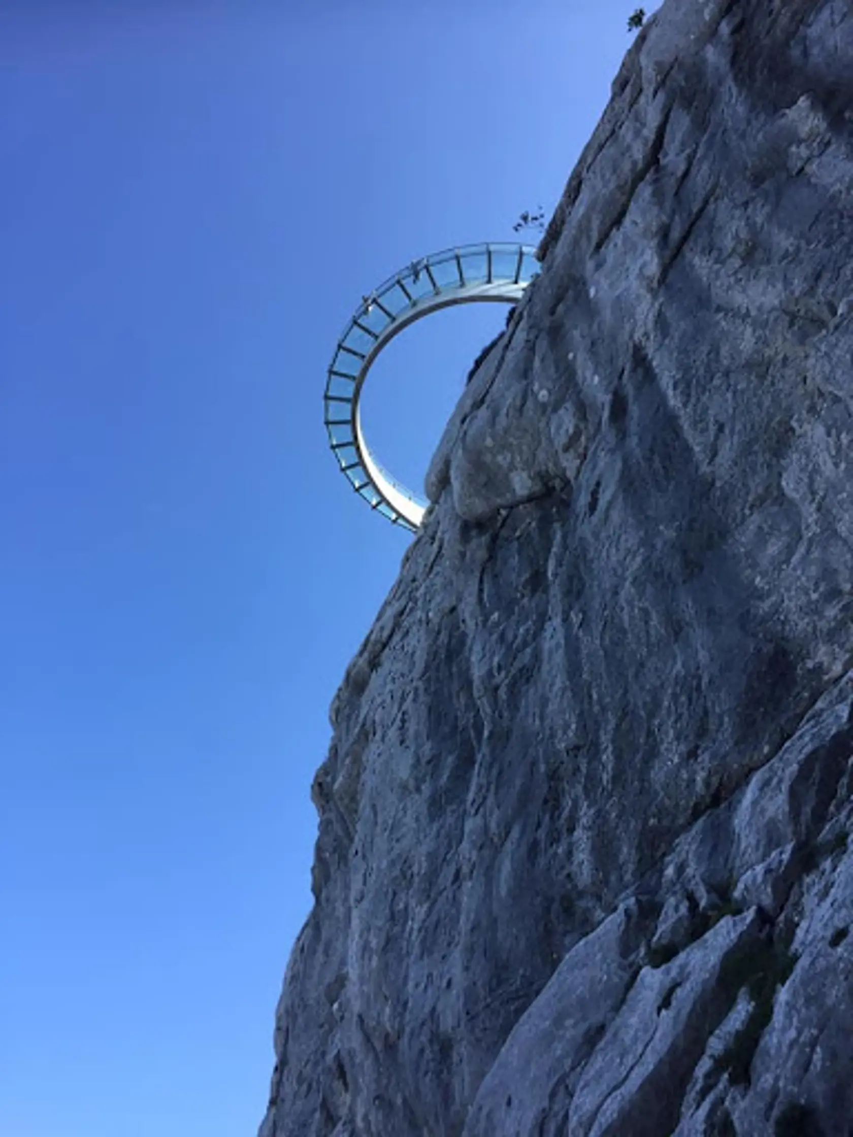 Skywalk Biokovo nájdete na Makarskej riviére.