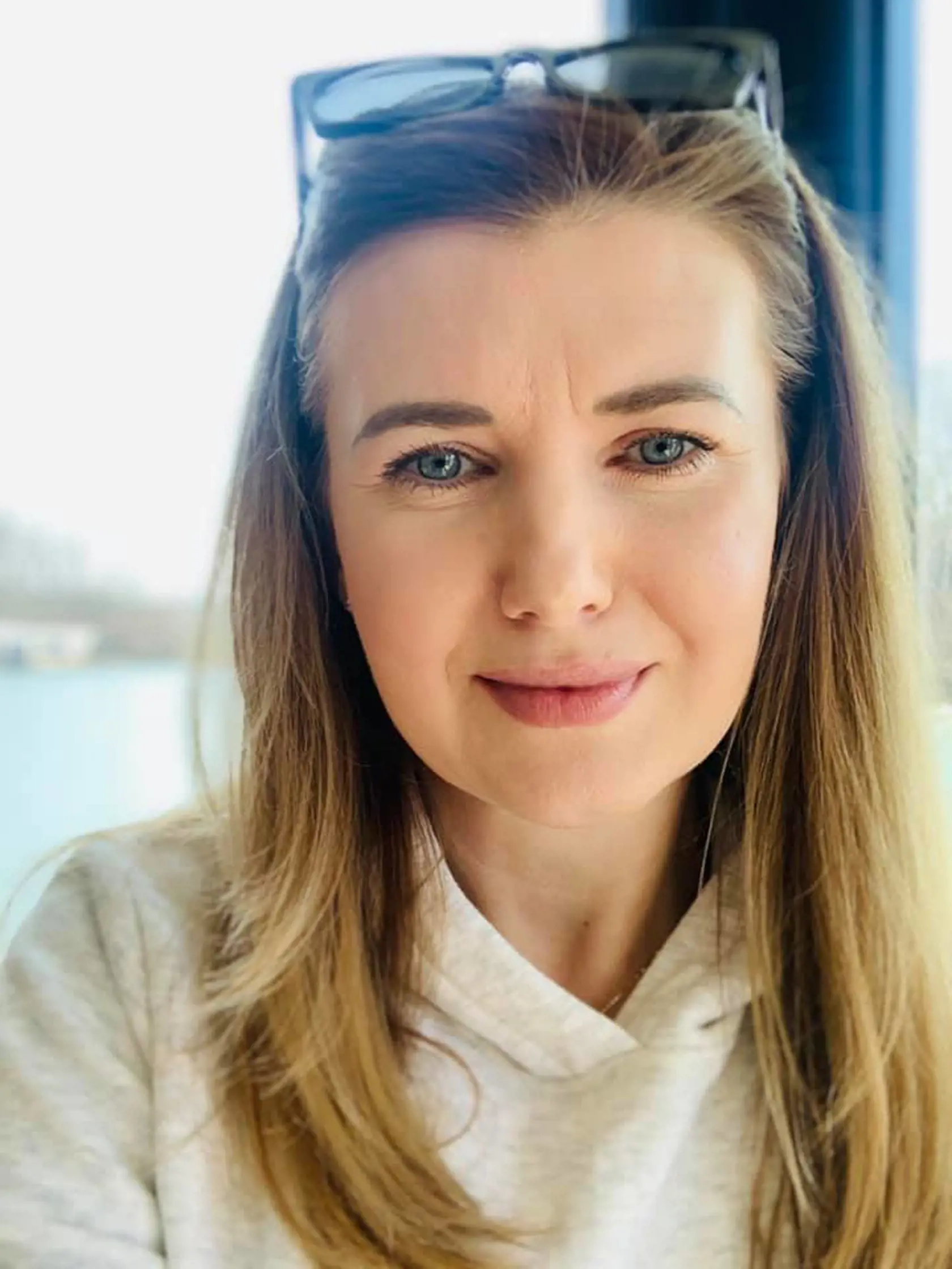 Poslankyňa za ĽSNS Slavěna Vorobelová sa stala v parlamente náhradníčkou za Mariana Kotlebu. Dnes zložila poslanecký sľub.