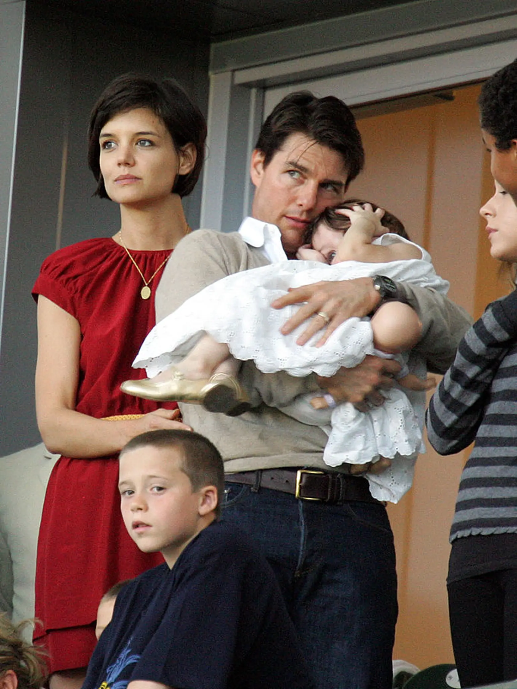 Tom Cruise a Katie Holmes s dcérou Suri boli rozkošnou rodinou. Keď mala Suri 6 rozviedli sa, otca odvtedy nevidela.